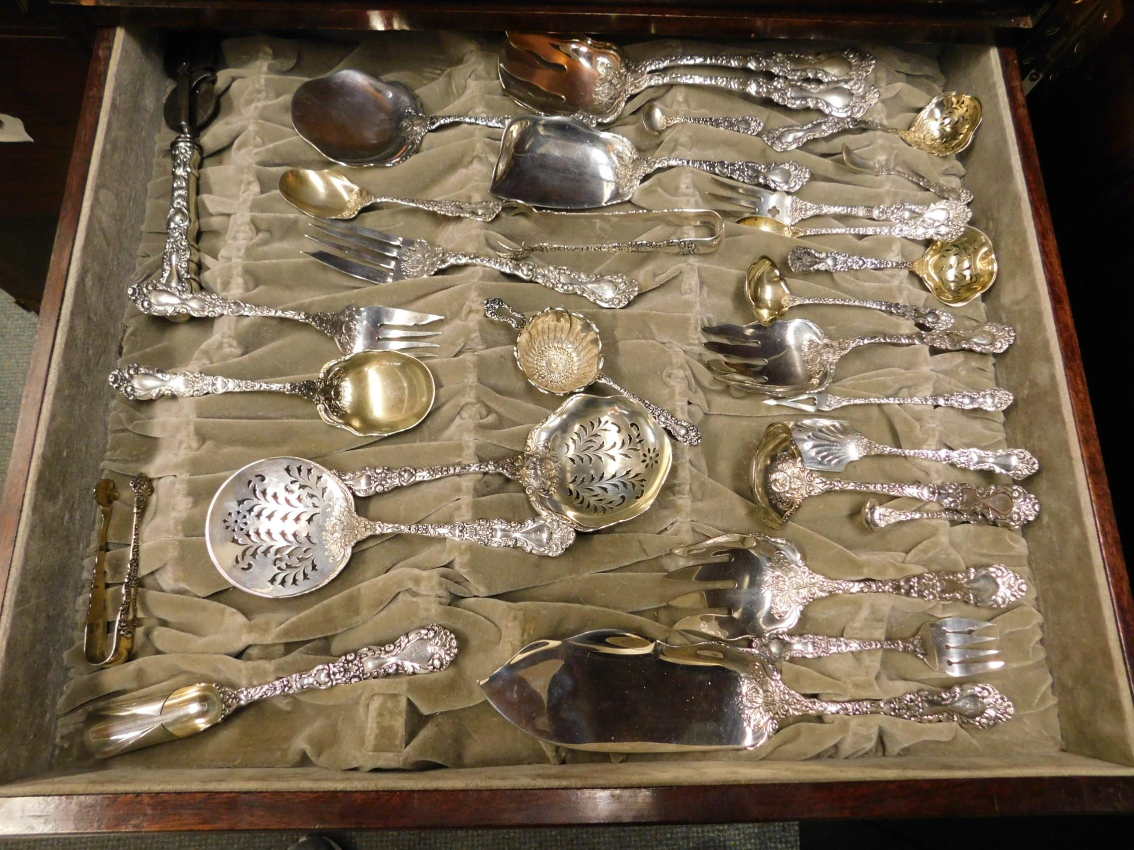 Imperial Chrysanthemum Gorham Sterling Silver Flatware Set Service 416 Pc Chest For Sale 7