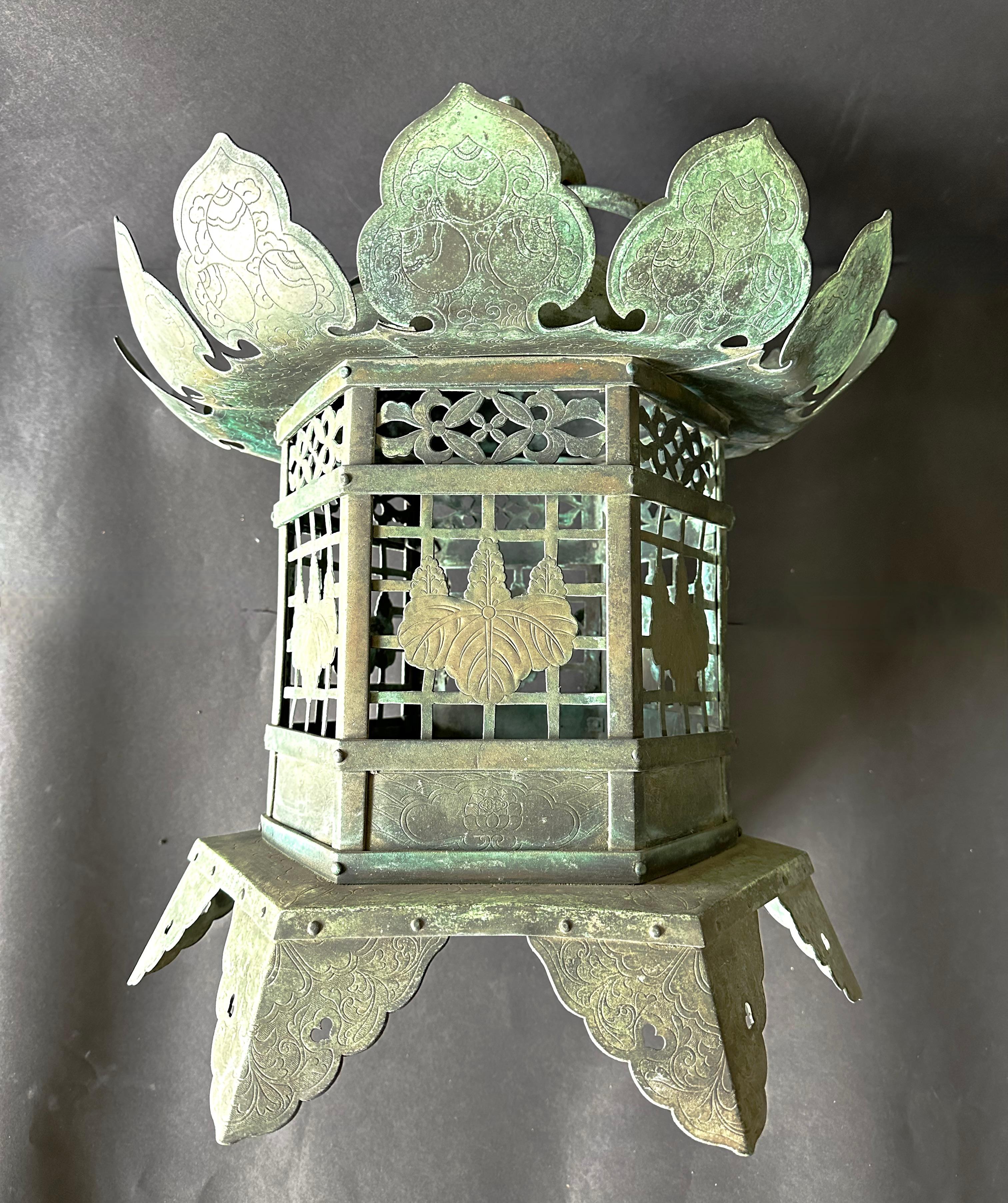 Imperial Edo Period Bronze Temple Lantern For Sale 8
