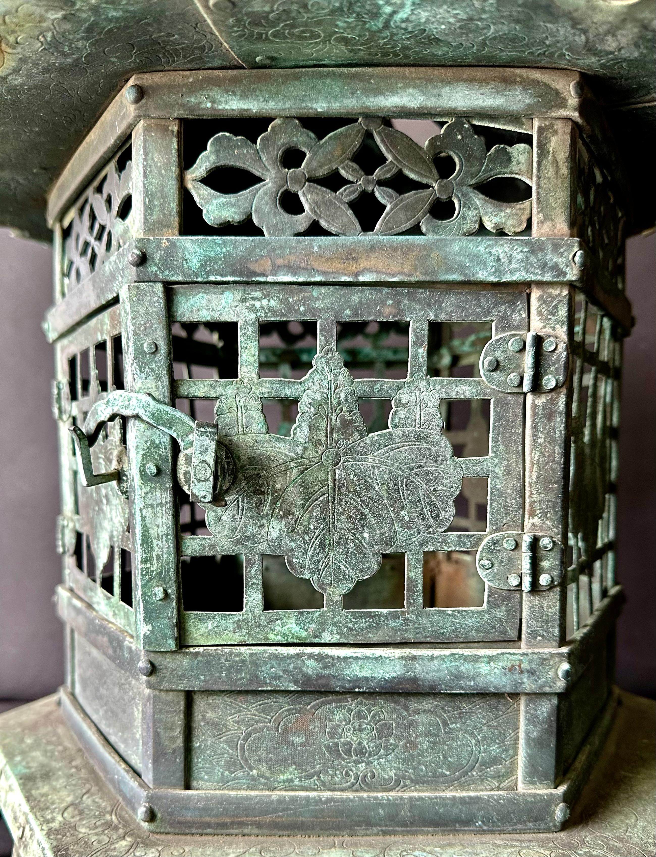 Japanese Imperial Edo Period Bronze Temple Lantern