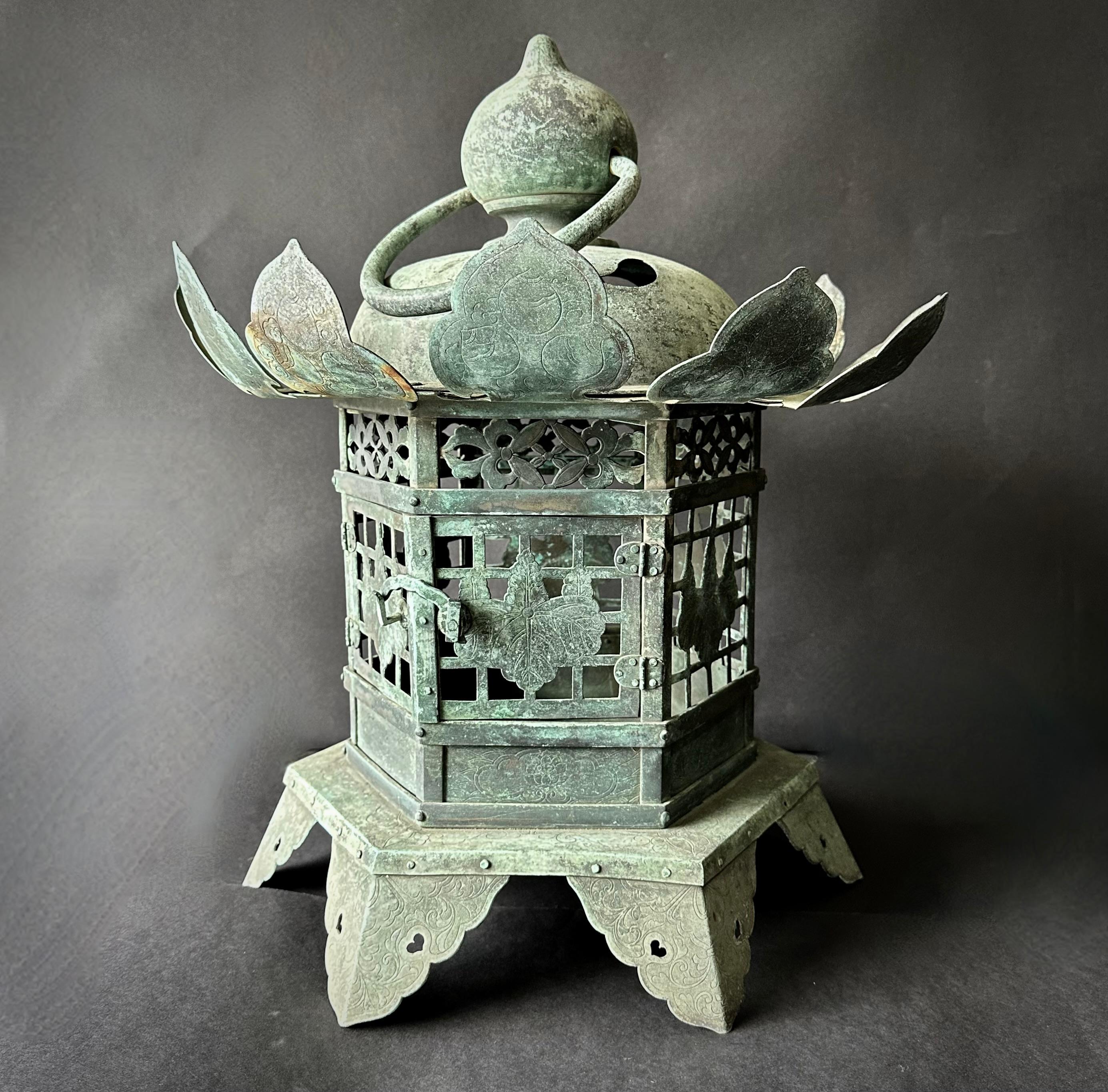 Hand-Crafted Imperial Edo Period Bronze Temple Lantern For Sale