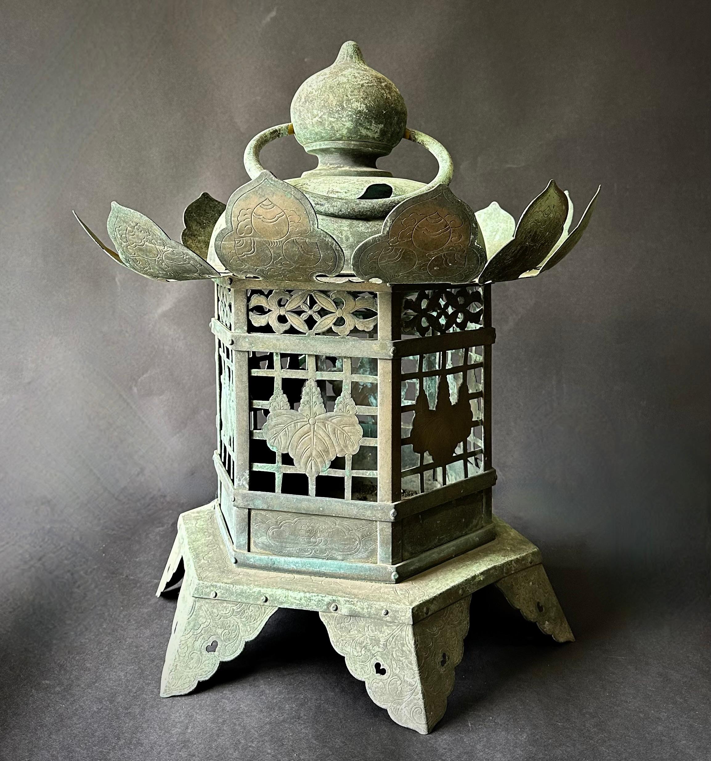 Imperial Edo Period Bronze Temple Lantern For Sale 3