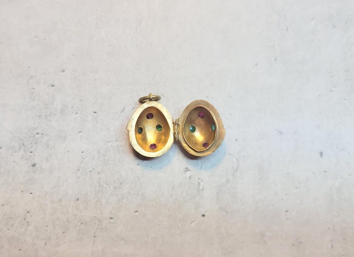Imperial Egg Locket Pendant With Rubies and Emeralds, Workmaster Theodore Ringe In Good Condition In Chesterland, OH
