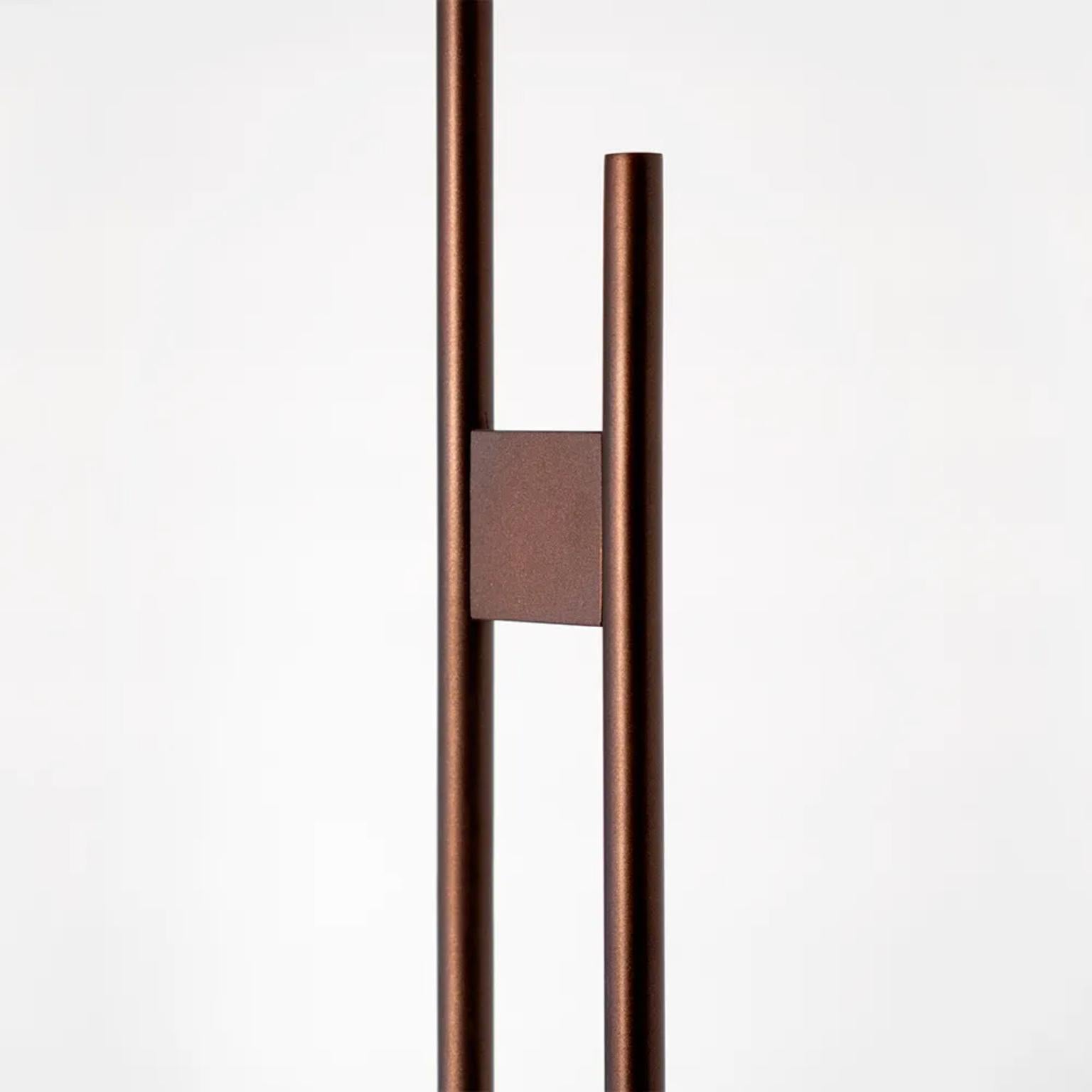 Lámpara de pie Imperial by WJ Luminaires Brasileño en venta