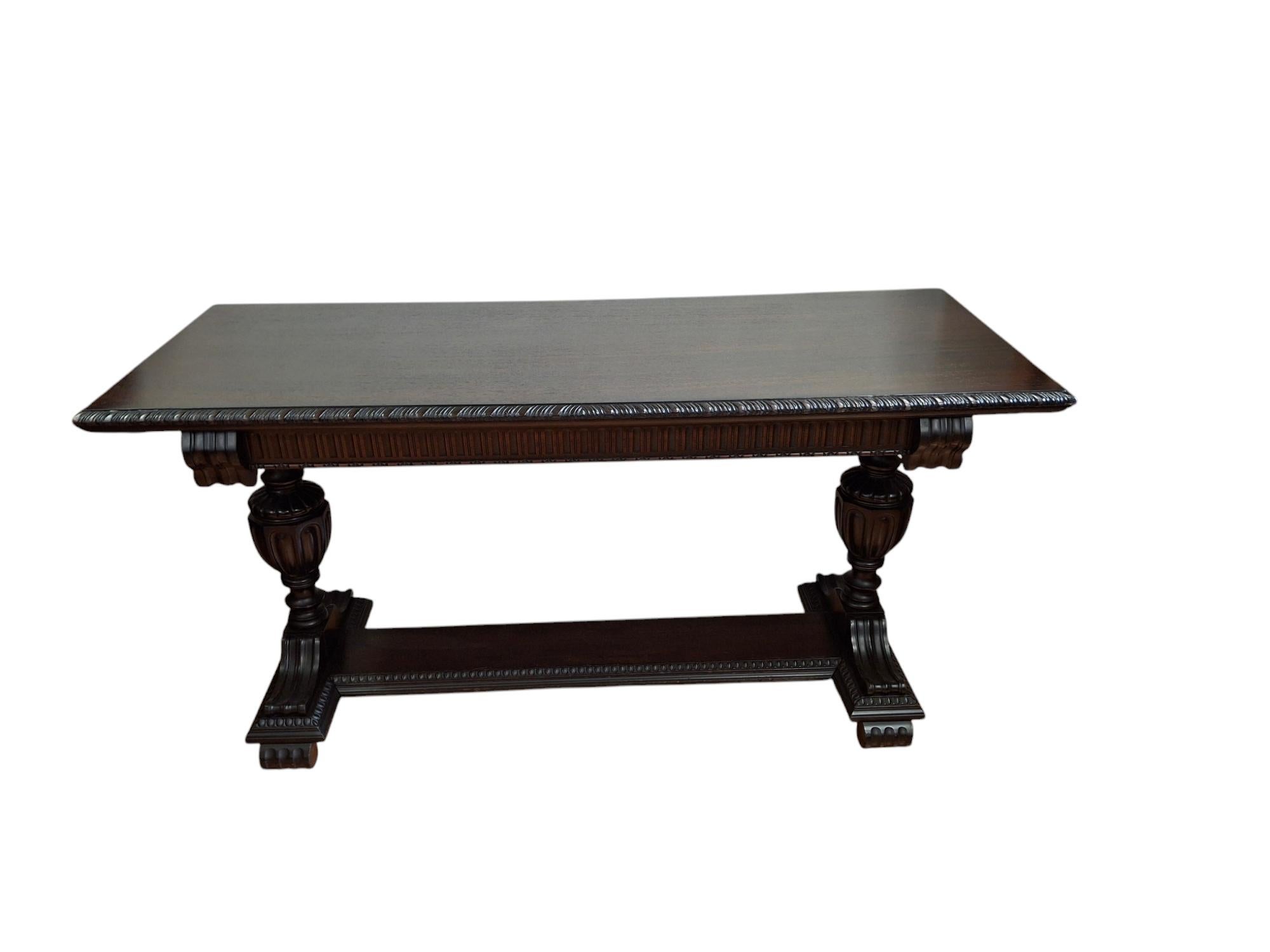 Imperial Grand Rapids Mahogany Tudor Design Console Table In Good Condition For Sale In San Francisco, CA