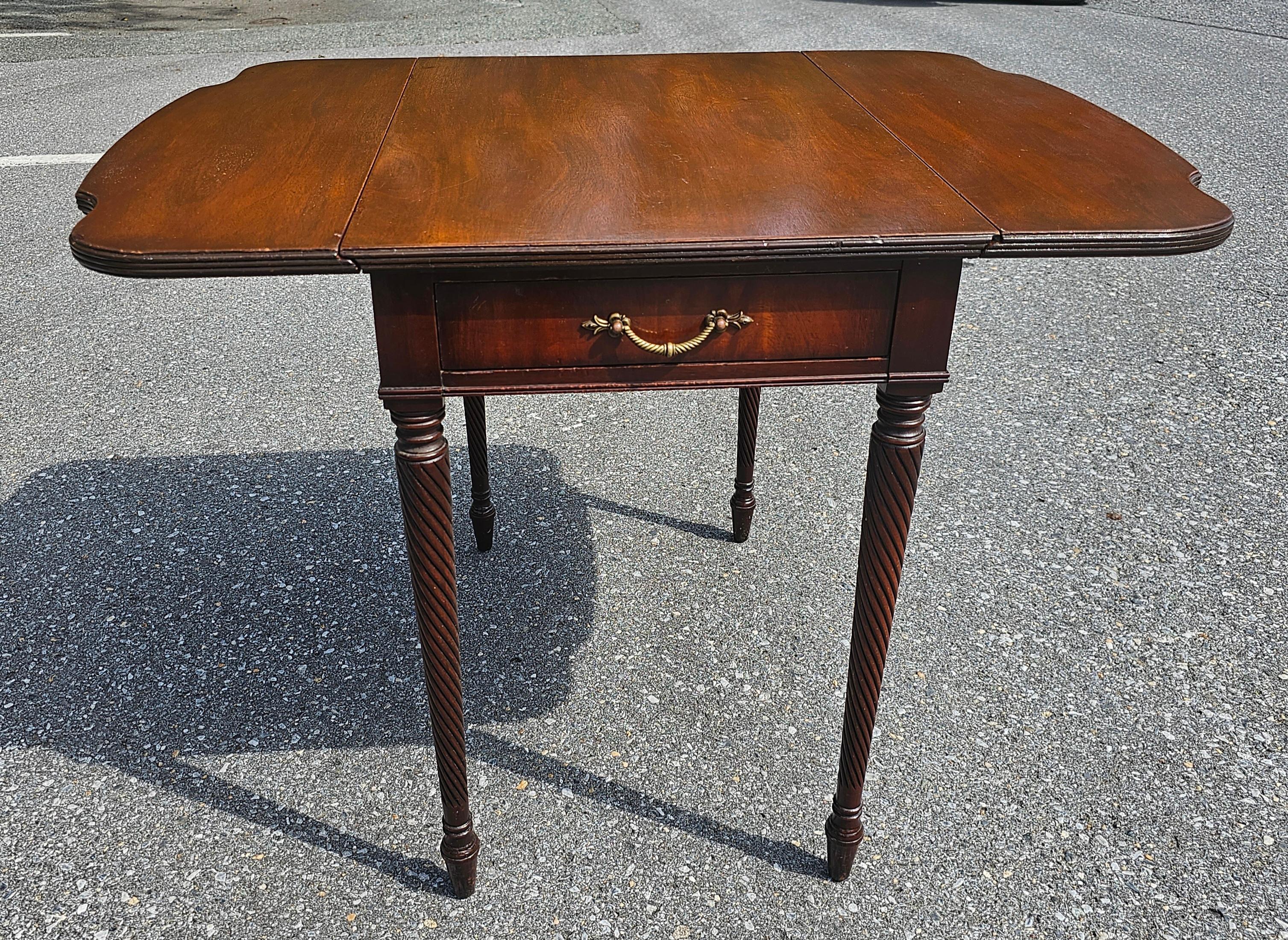 20th Century Early 20th C. Imperial Grand Rapids Mid Century Mahogany Pembroke Table For Sale