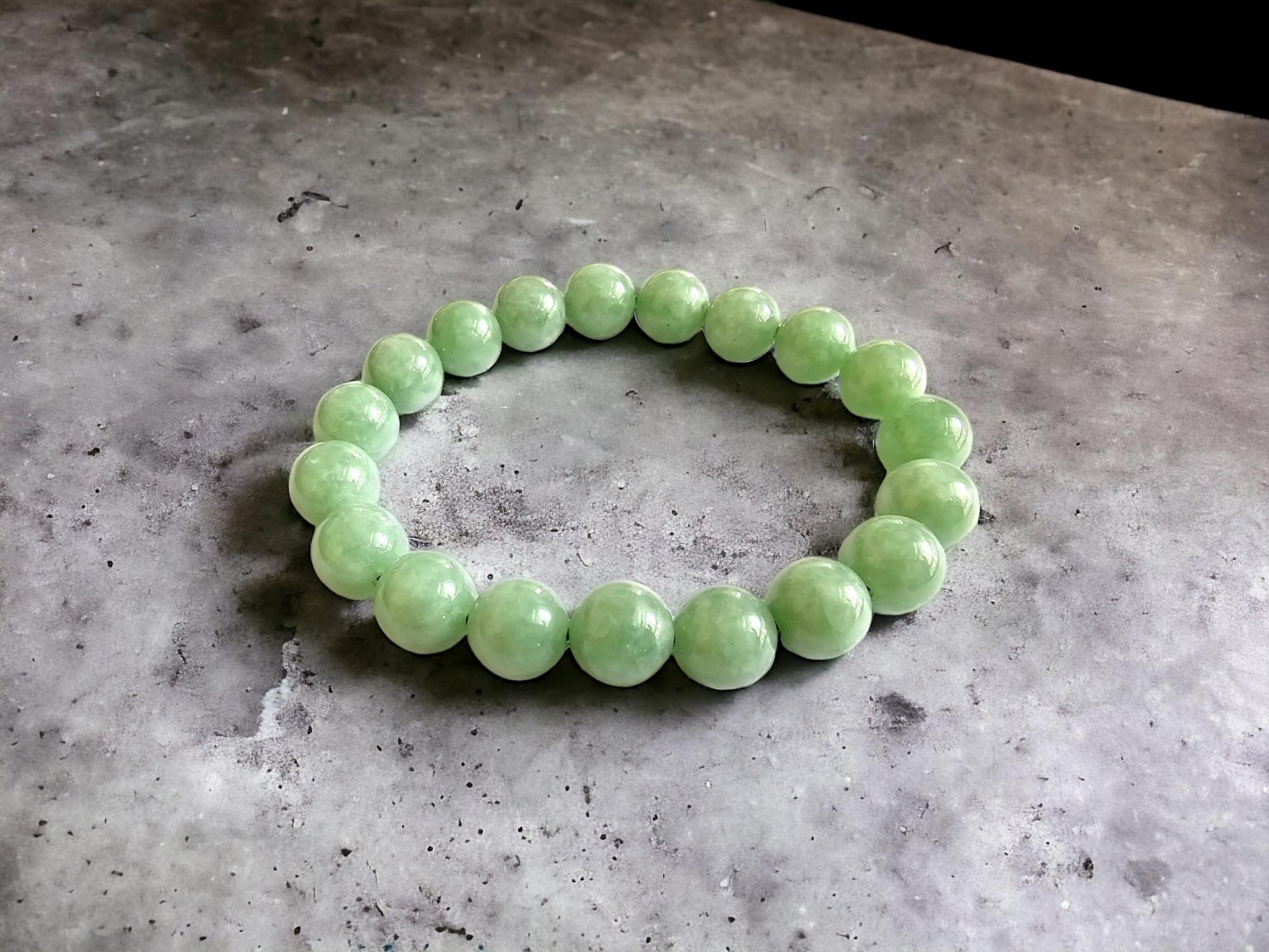 Ball Cut Imperial Green Burmese A-Jade Beaded Bracelet (10mm Each x 19 beads) 05002 For Sale