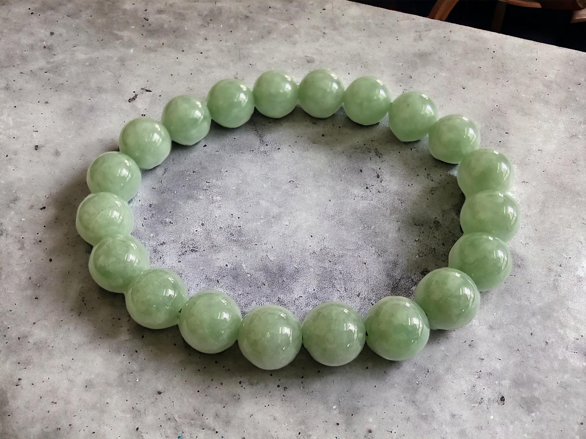 Women's or Men's Imperial Green Burmese A-Jade Beaded Bracelet (10mm Each x 20 beads) 05005 For Sale