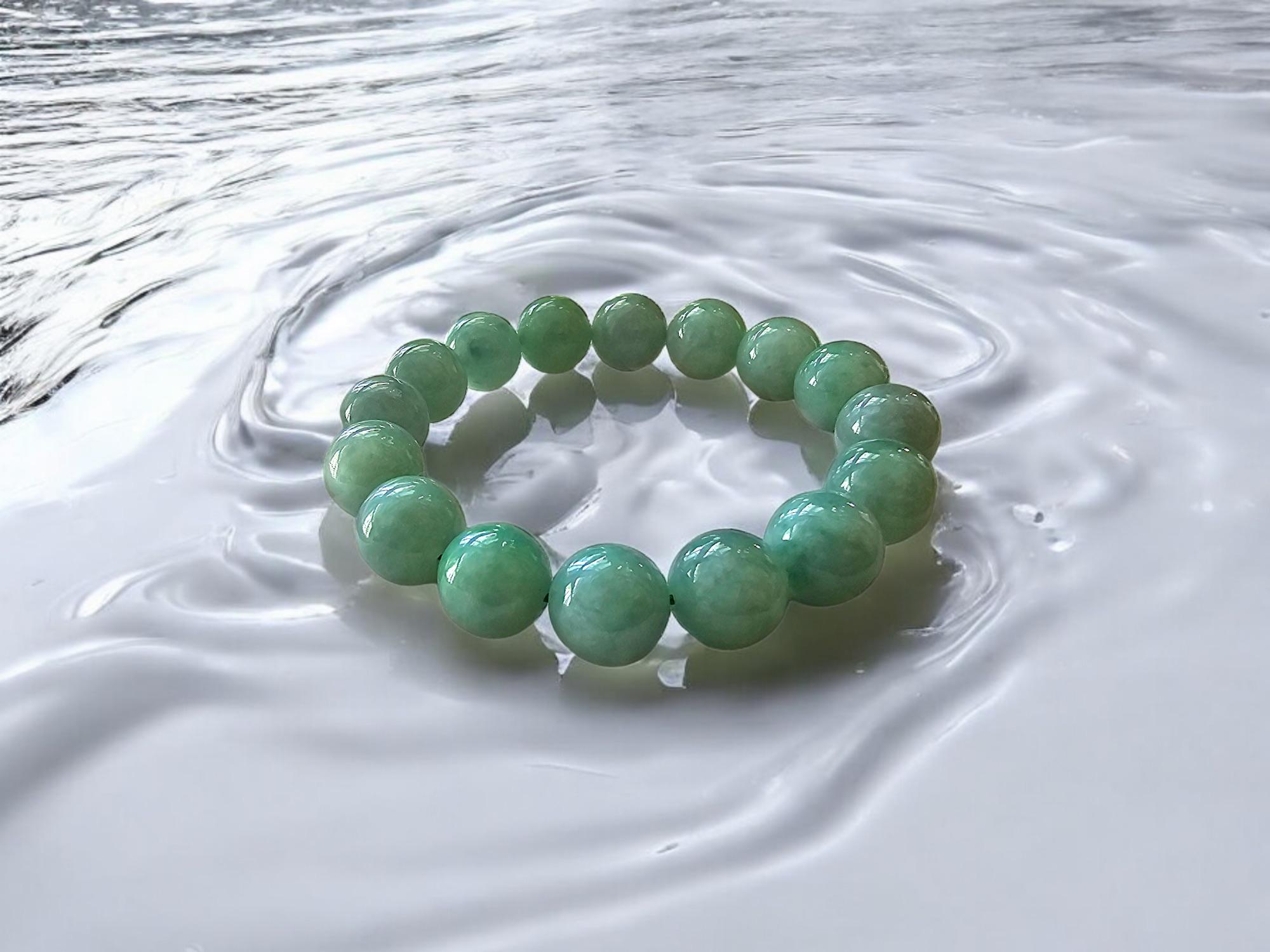 Imperial Green Burmese A-Jade Beaded Bracelet MADE IN JAPAN 12mm x 16 beads For Sale 5
