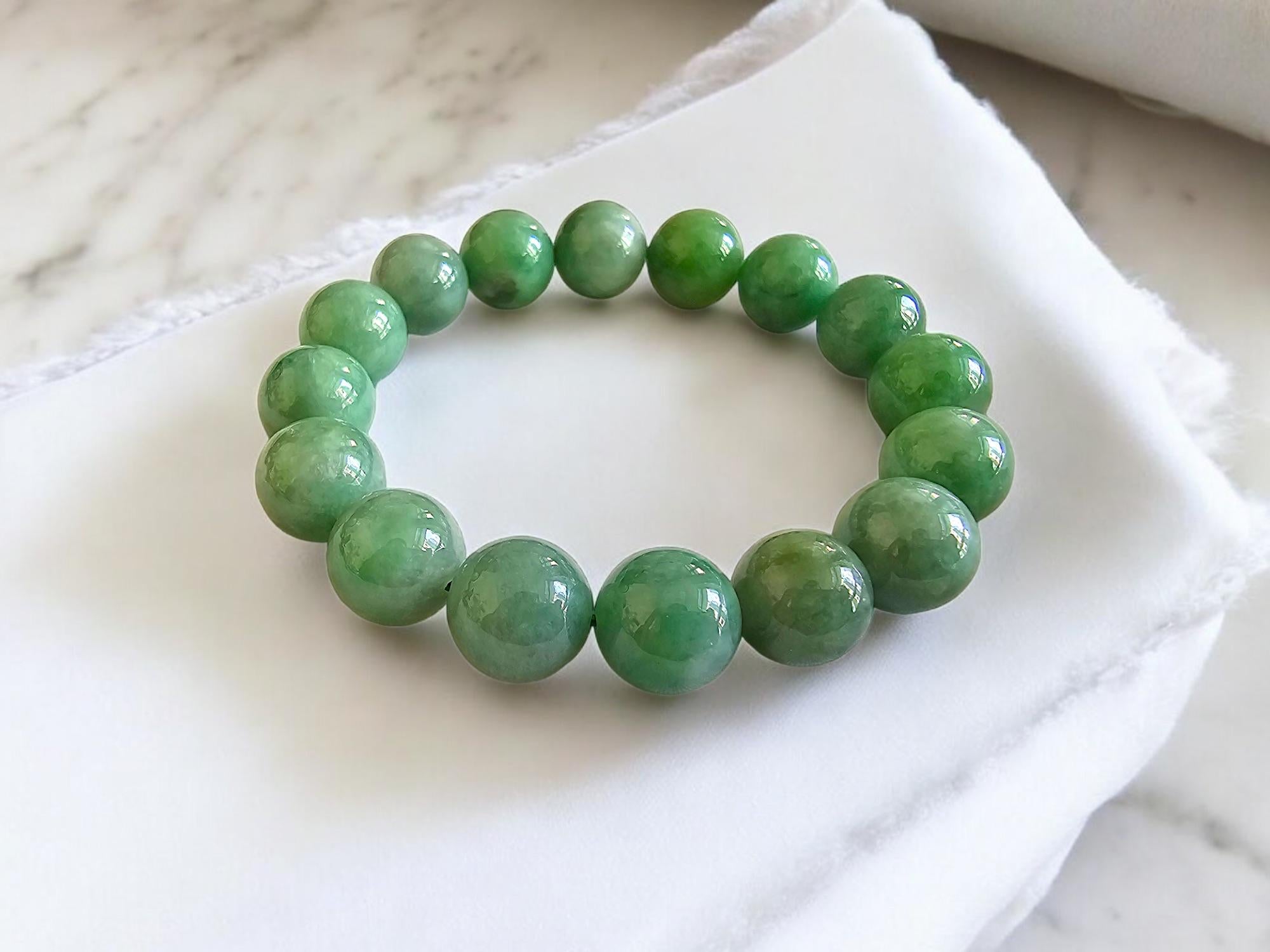 Imperial Green Burmese A-Jade Beaded Bracelet MADE IN JAPAN 12mm x 16 beads For Sale 6