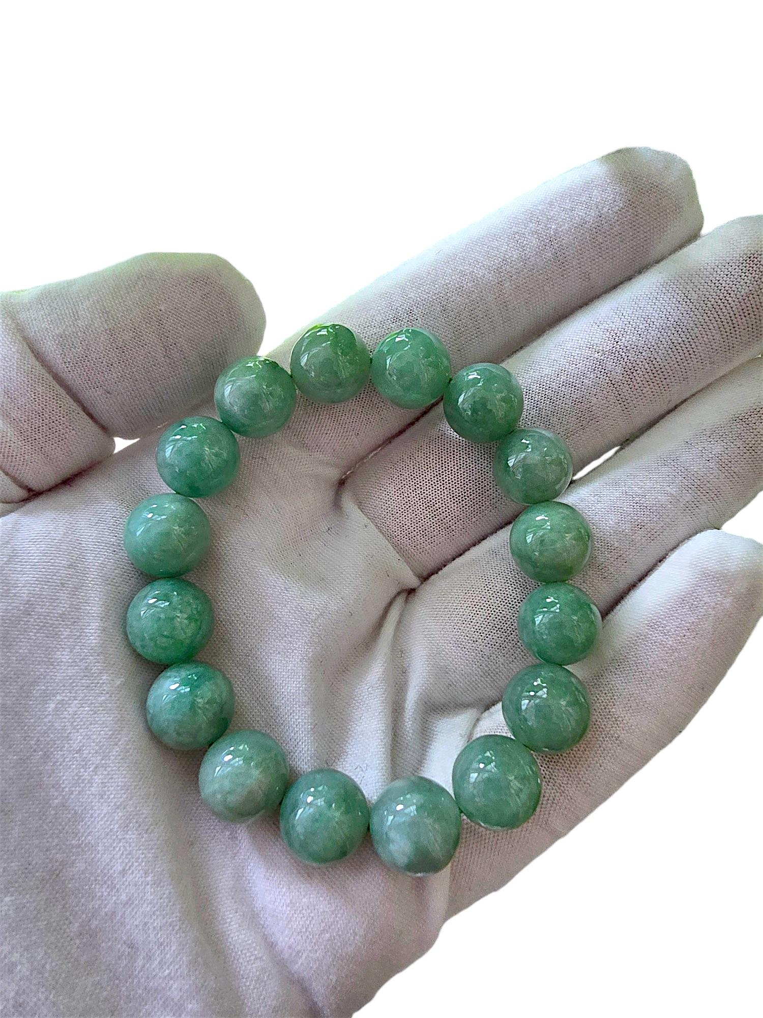 Imperial Green Burmese A-Jade Beaded Bracelet MADE IN JAPAN 12mm x 16 beads In New Condition For Sale In Kowloon, HK