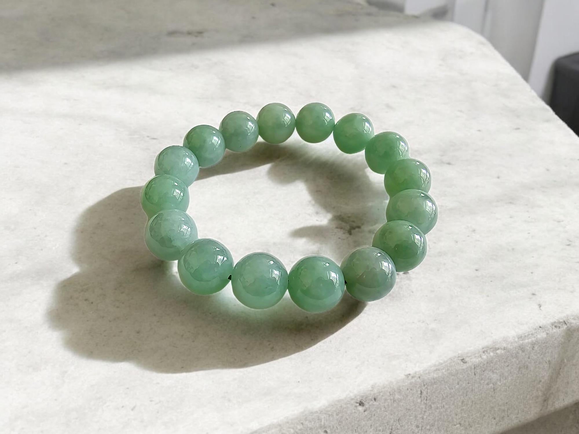 Imperial Green Burmese A-Jade Beaded Bracelet MADE IN JAPAN 12mm x 16 beads In New Condition For Sale In Kowloon, HK