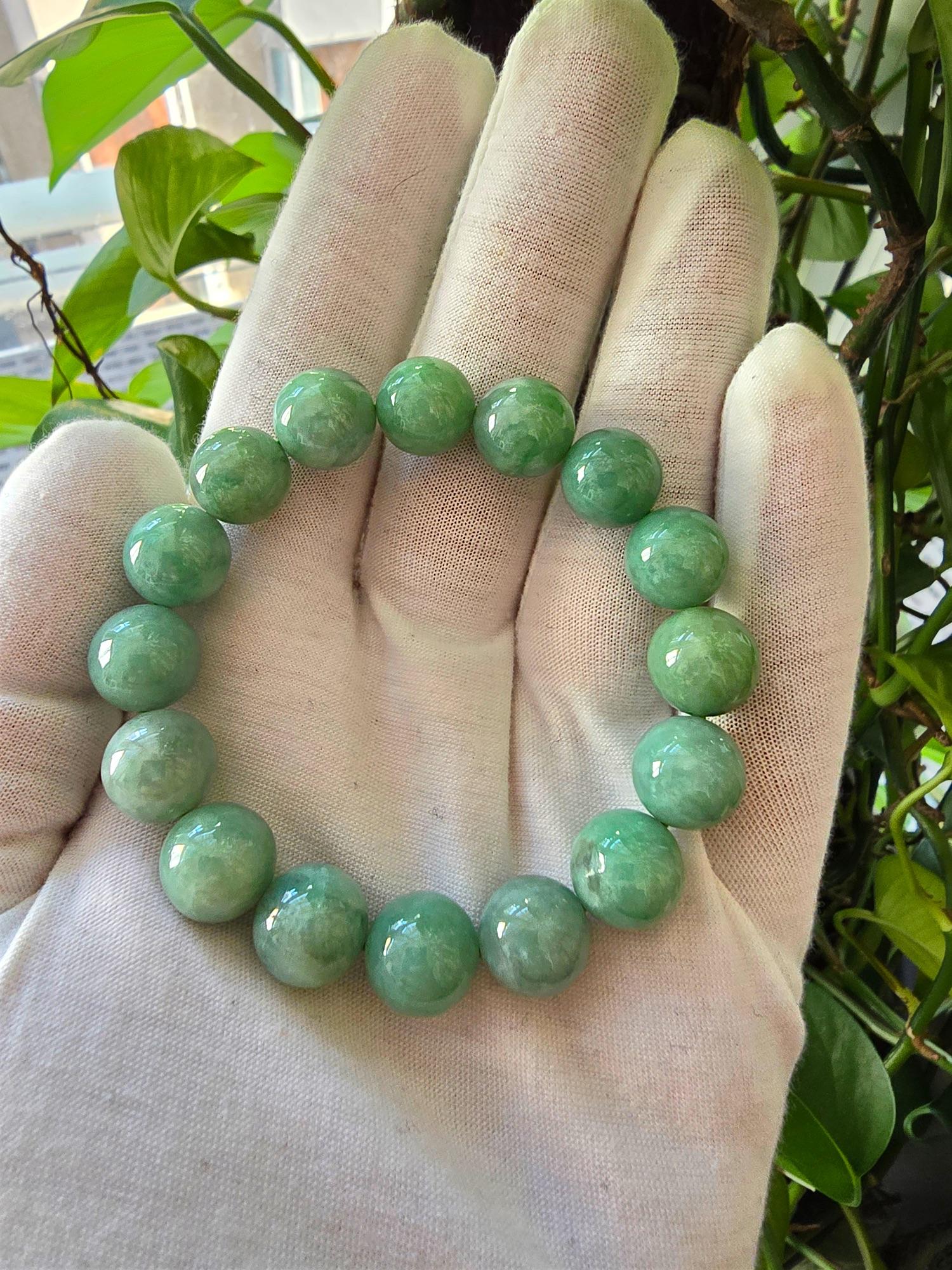 Imperial Green Burmese A-Jade Beaded Bracelet MADE IN JAPAN 12mm x 16 beads In New Condition For Sale In Kowloon, HK