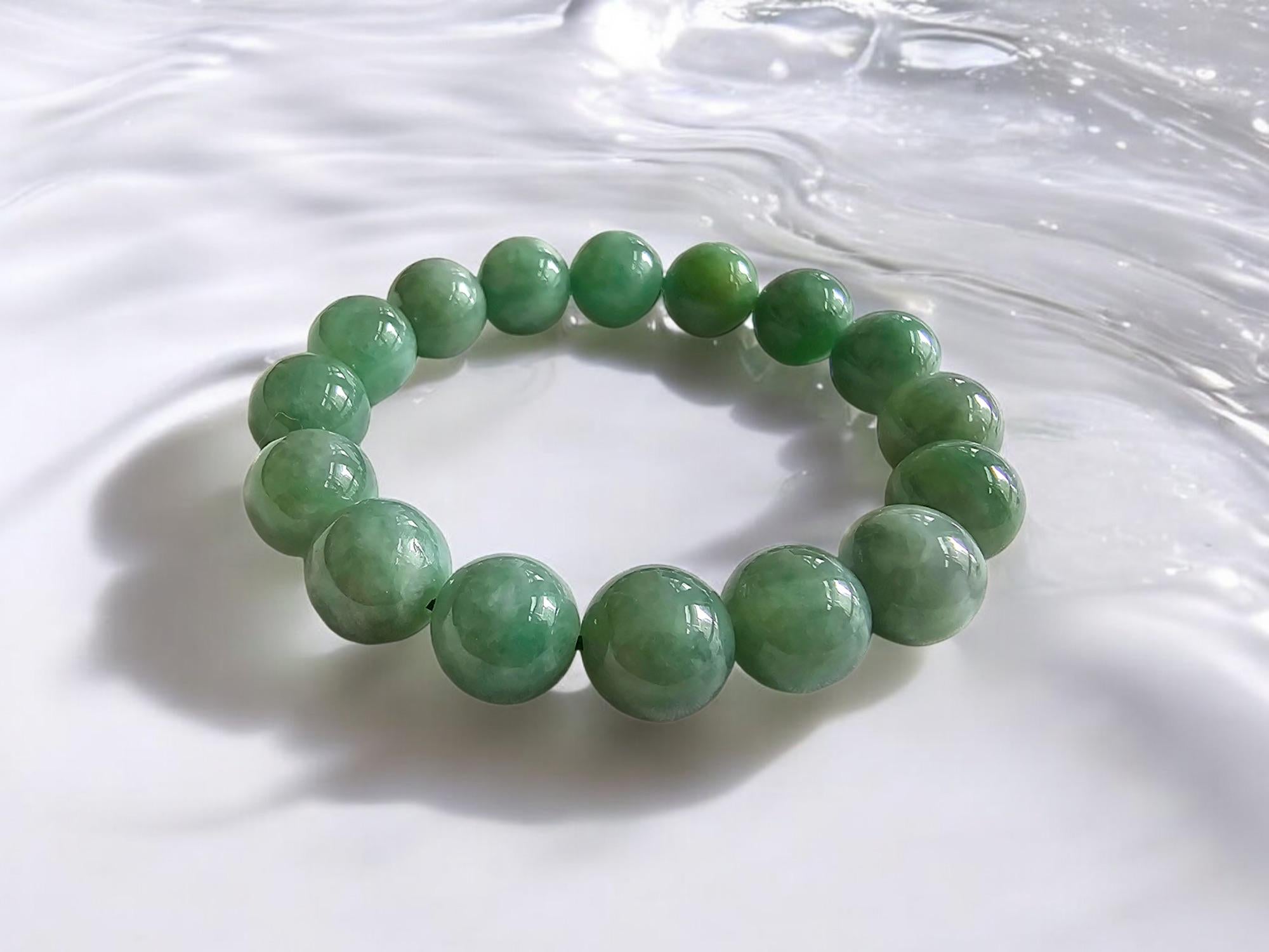 Imperial Green Burmese A-Jade Beaded Bracelet MADE IN JAPAN 12mm x 16 beads For Sale 1