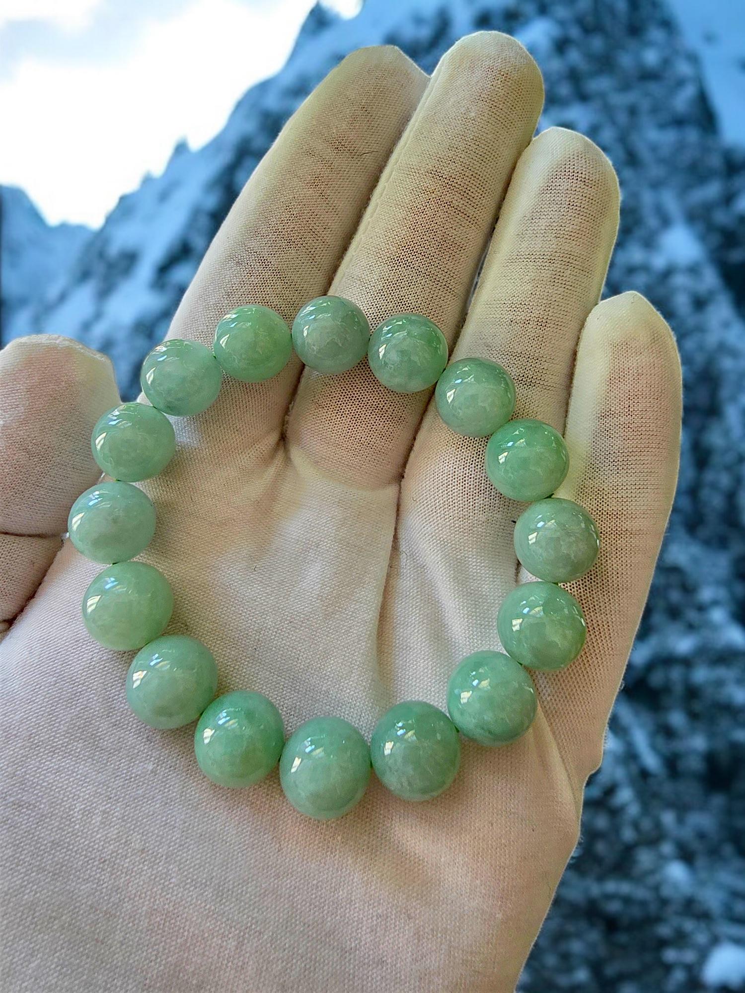Imperial Green Burmese A-Jade Beaded Bracelet MADE IN JAPAN 12mm x 16 beads For Sale 1