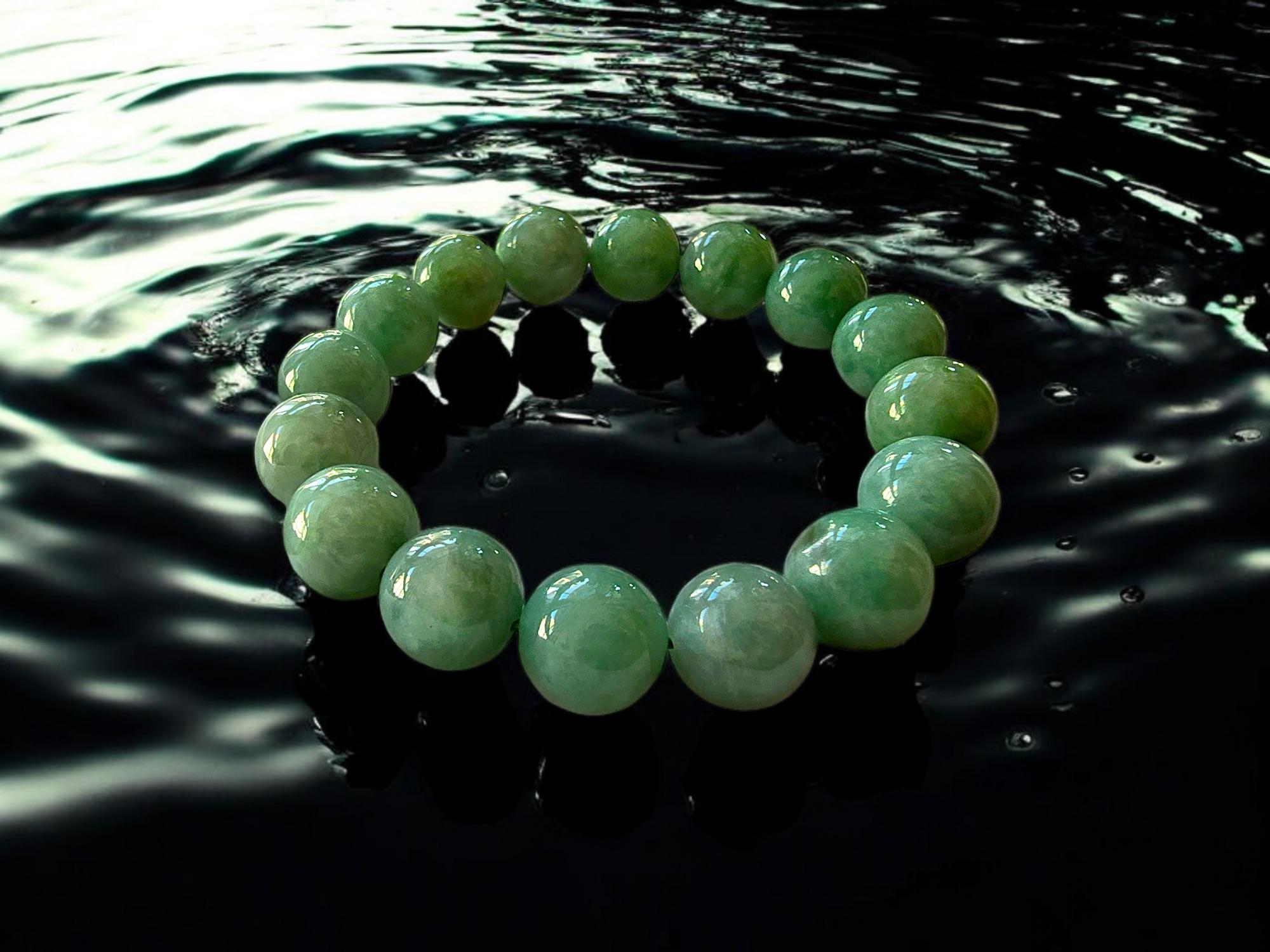 Imperial Green Burmese A-Jade Beaded Bracelet MADE IN JAPAN 12mm x 16 beads For Sale 2