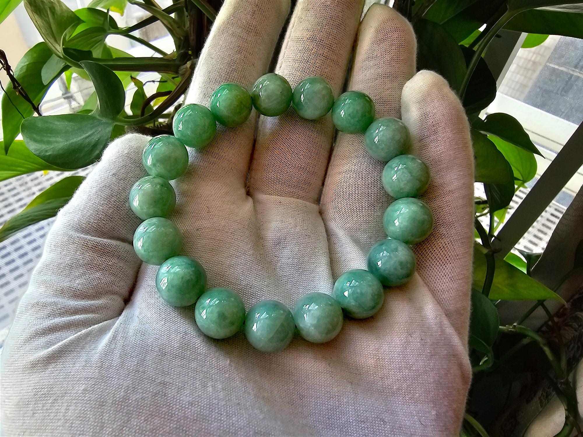 Imperial Green Burmese A-Jade Beaded Bracelet MADE IN JAPAN 12mm x 17 beads For Sale 2
