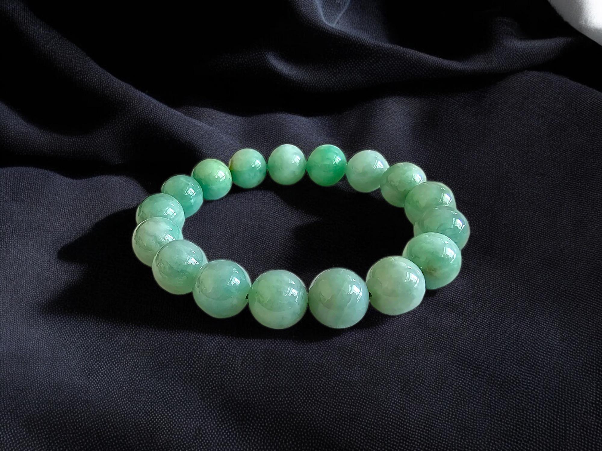 Imperial Green Burmese A-Jade Beaded Bracelet MADE IN JAPAN 12mm x 17 beads For Sale 3
