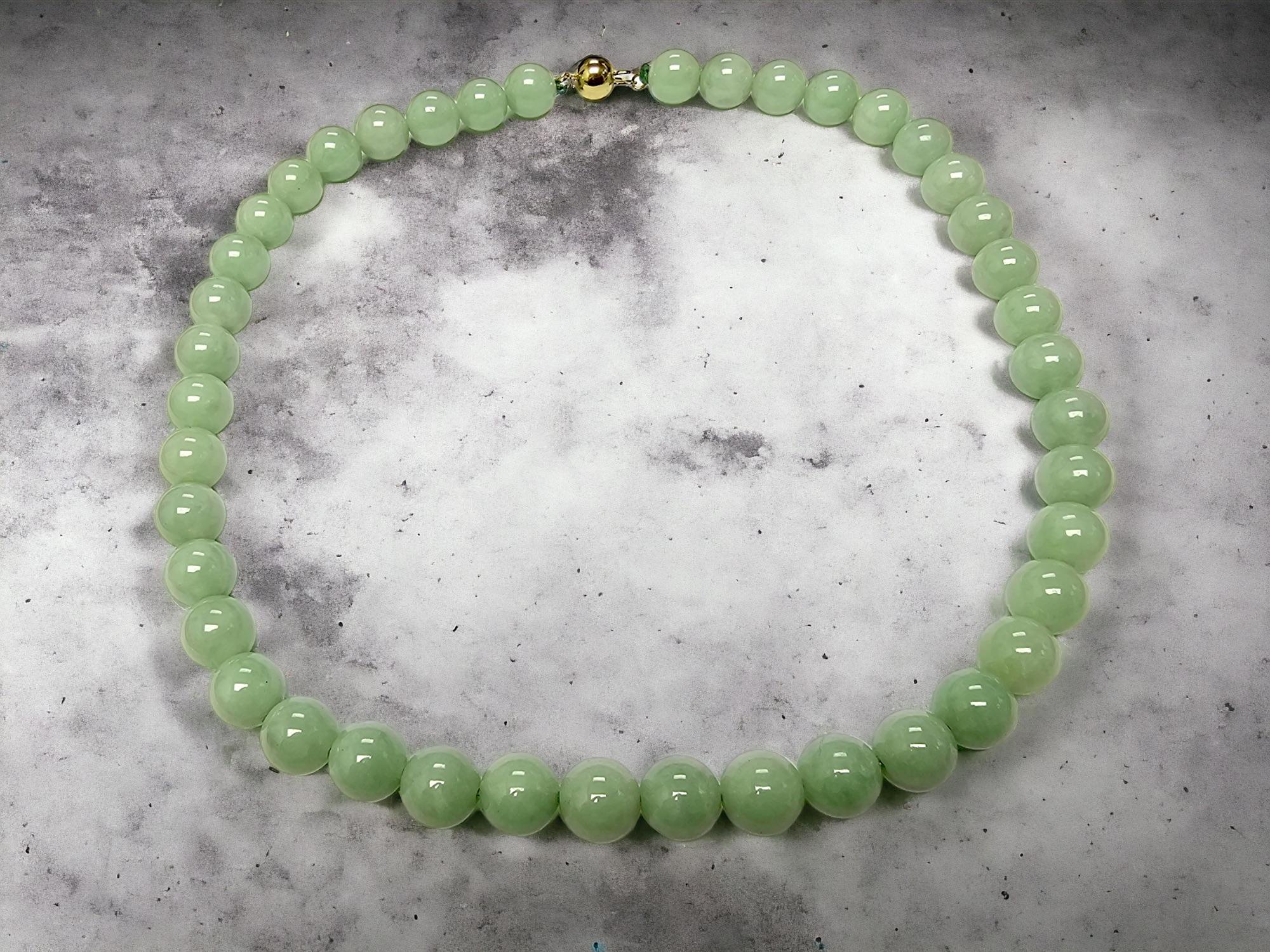 Imperial Green Burmese A-Jade Beaded Necklace (10mm Each x 42 beads) 10001 For Sale 2