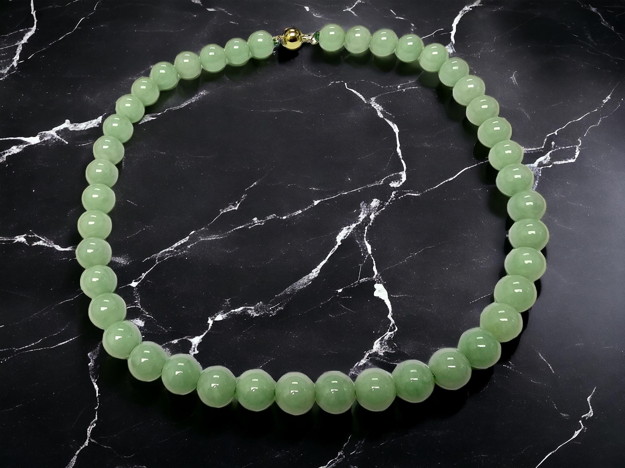 Imperial Green Burmese A-Jade Beaded Necklace (10mm Each x 42 beads) 10001 For Sale 1