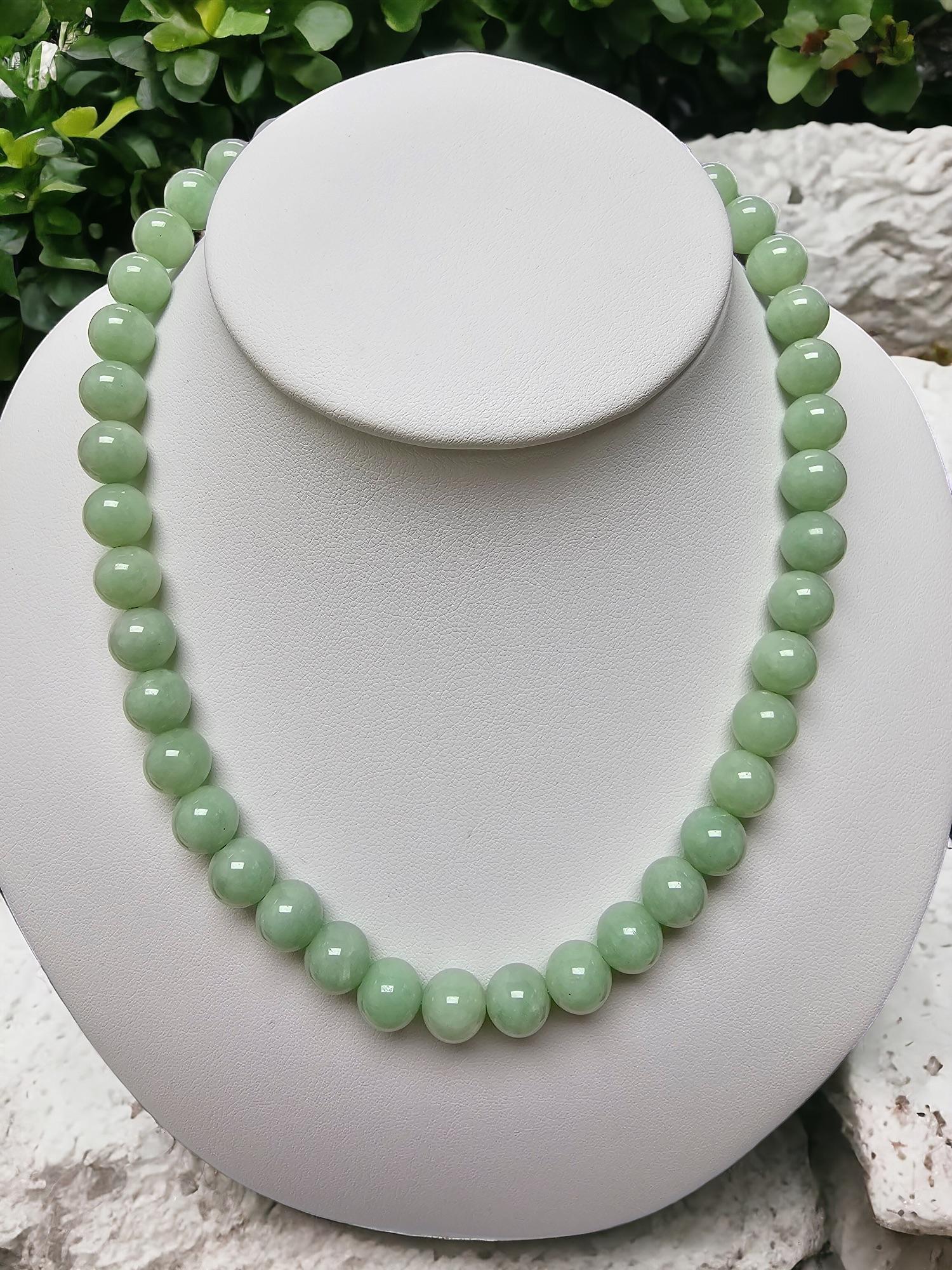 Imperial Green Burmese A-Jade Beaded Necklace (10mm Each x 42 beads) 10001 For Sale 4