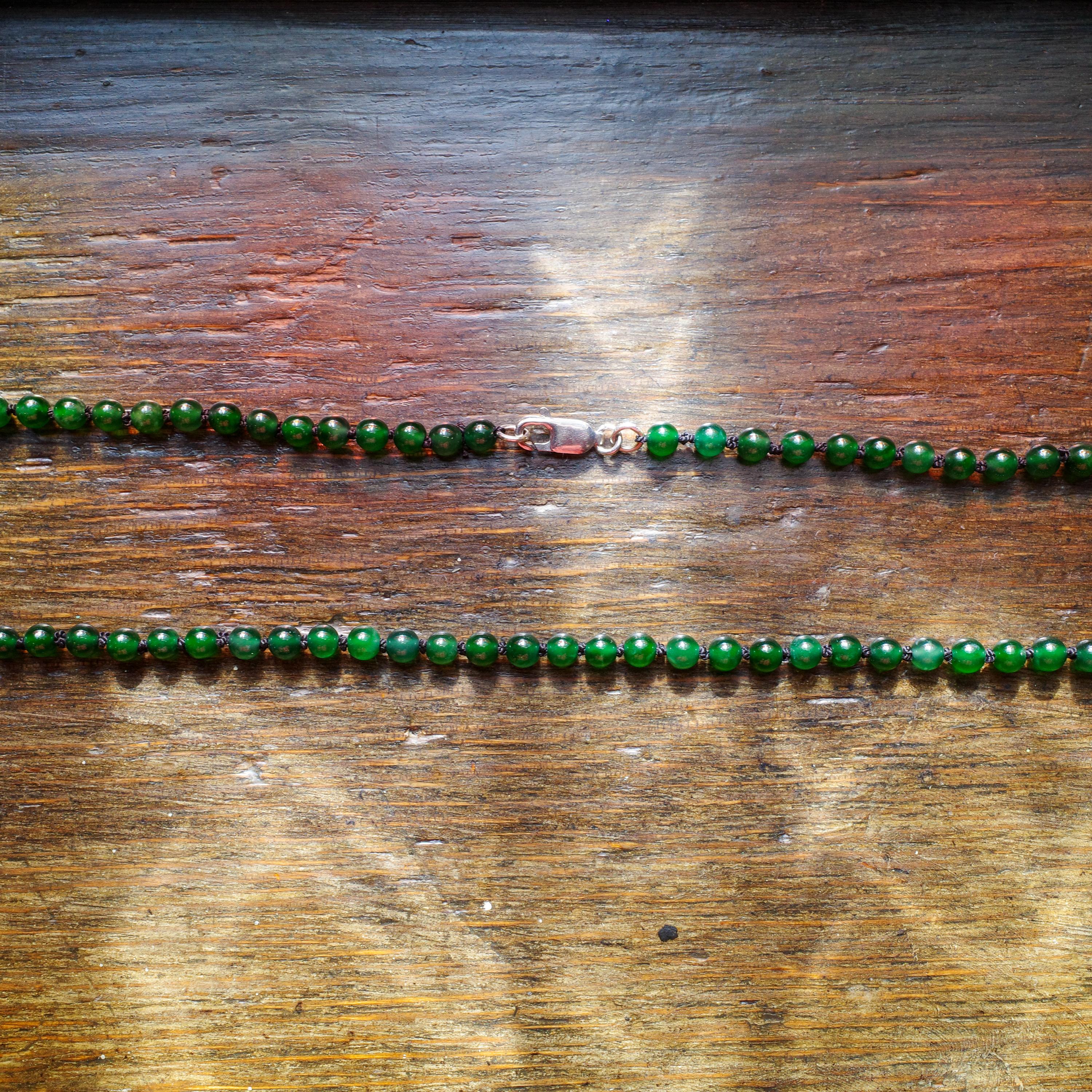 Imperial Green Jade Halskette, unbehandelt im Angebot 7