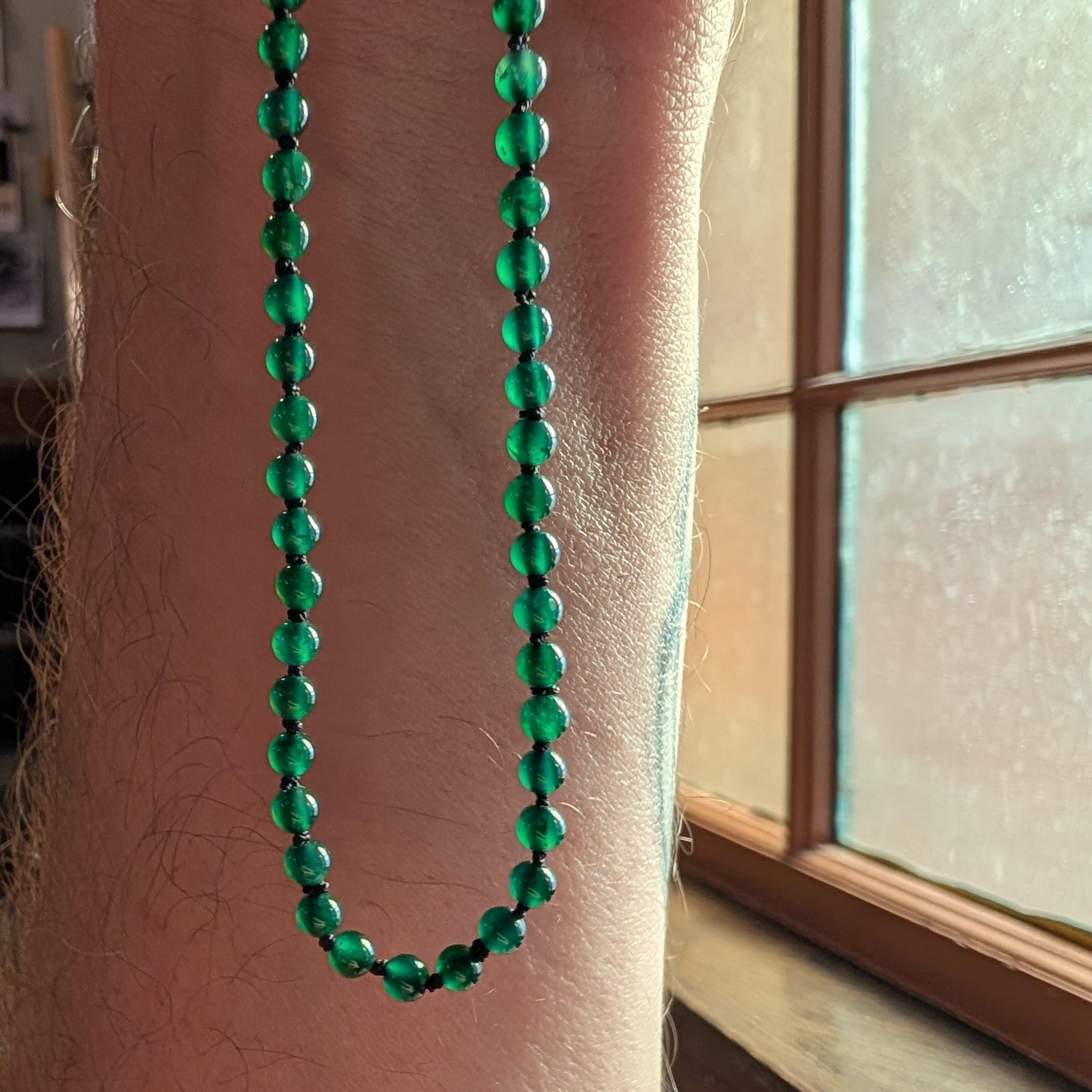 Imperial Green Jade Halskette, unbehandelt (Kunsthandwerker*in) im Angebot