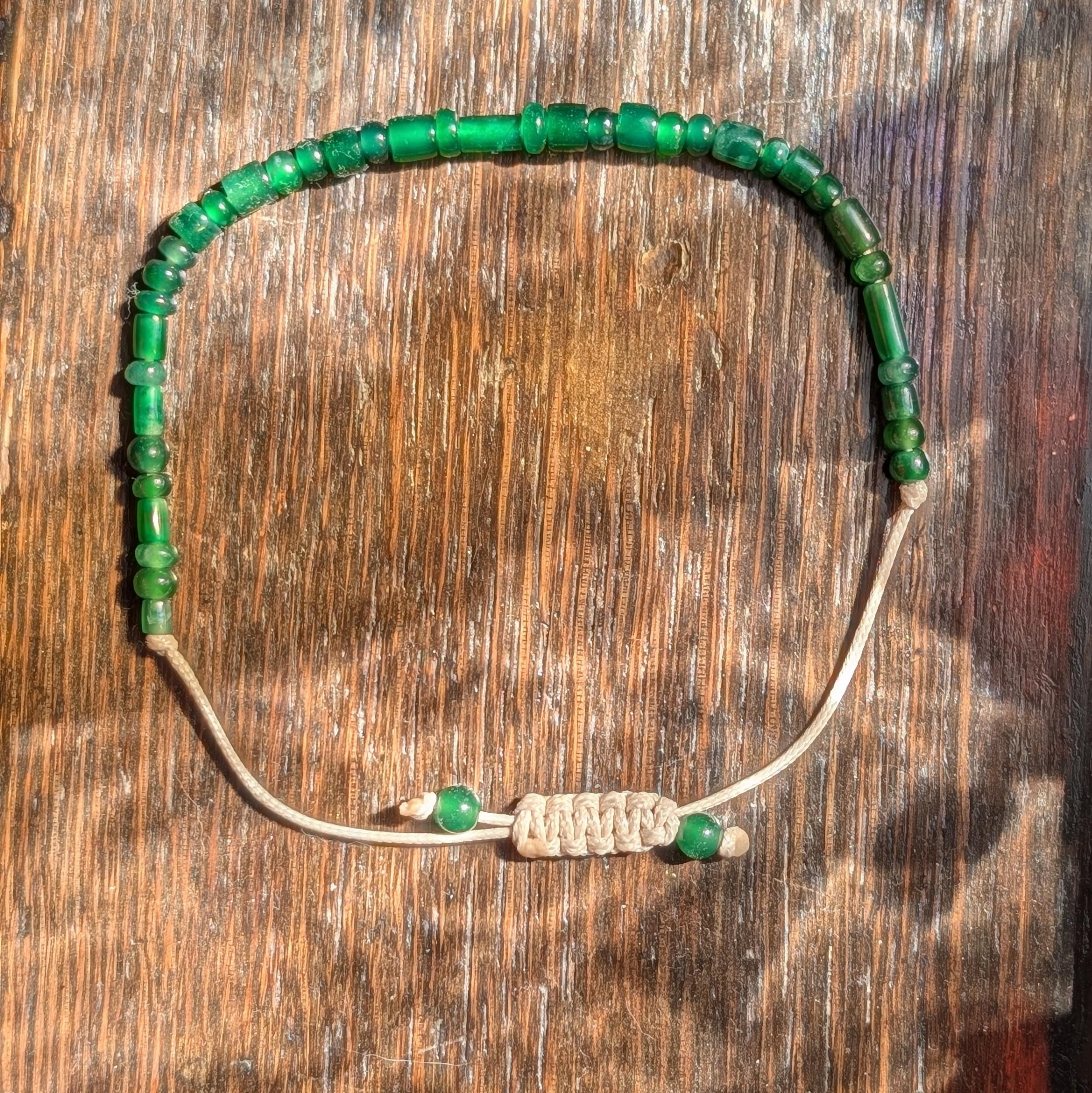 Pulsera de jadeíta verde imperial Guatamala en Nuevo estado para la venta en Northampton, MA