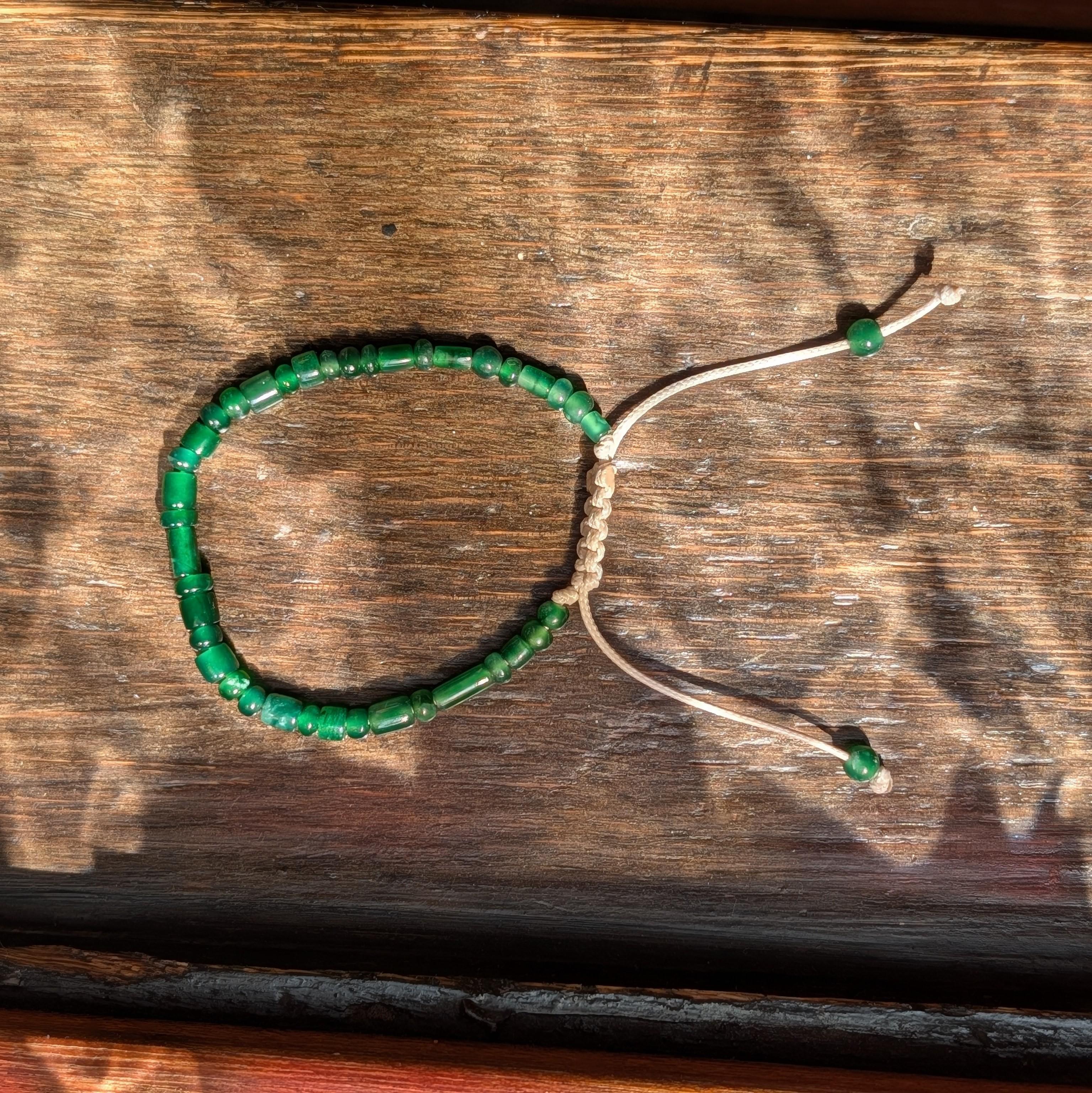 Femenino o masculino Pulsera de jadeíta verde imperial Guatamala en venta