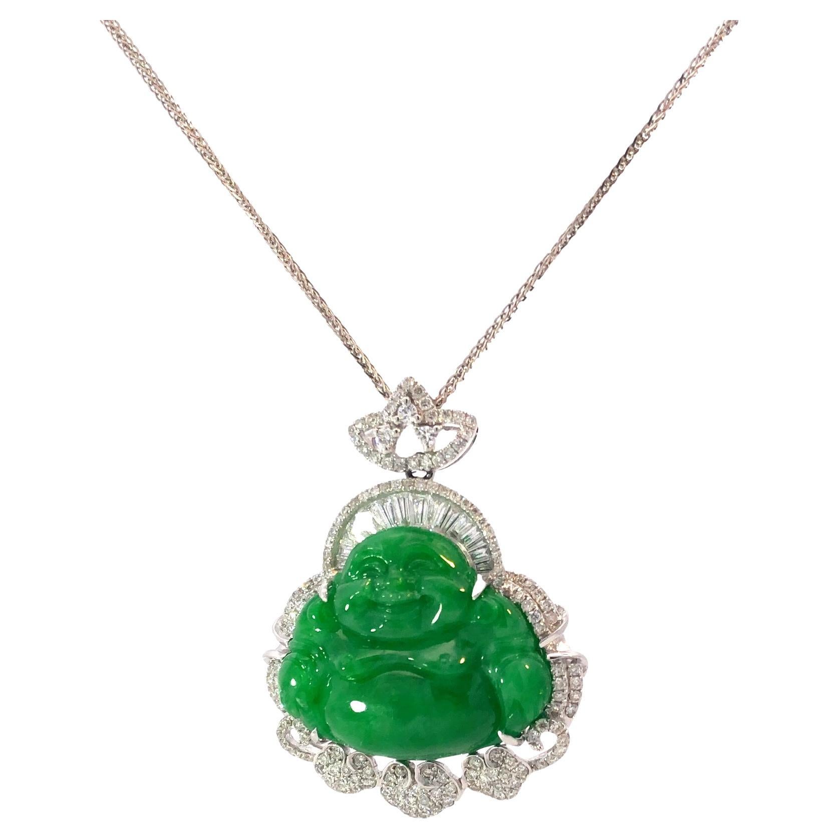 Moderno Ciondolo Buddha Imperiale in giadeite verde con diamanti in vendita