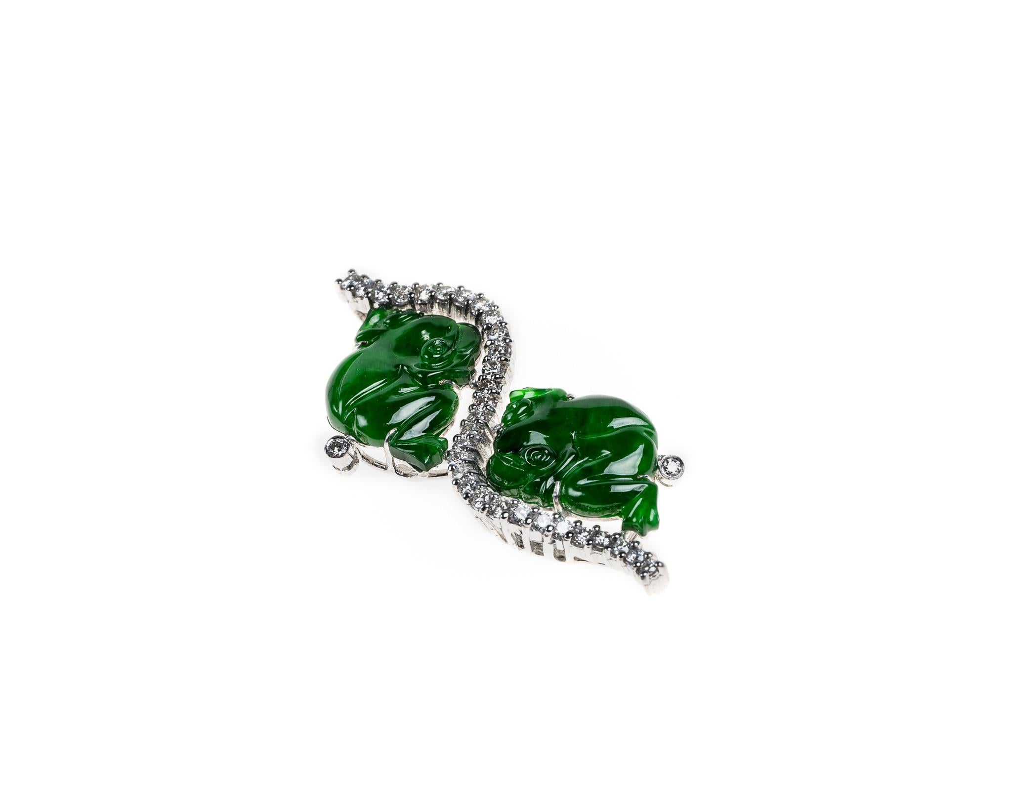 jade frog pendant