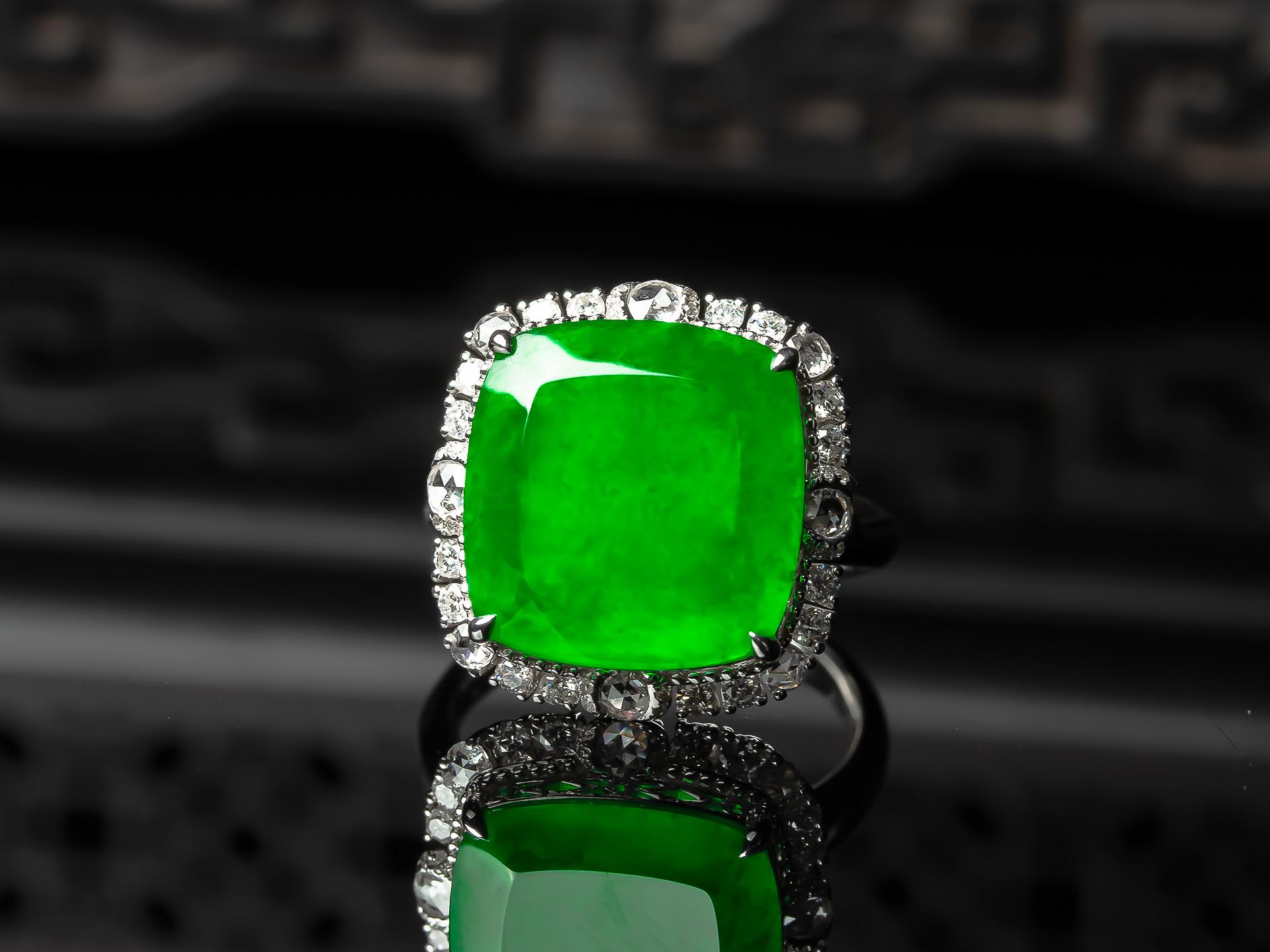 Imperial Green Jadeite Jade Ring with Diamonds For Sale 1