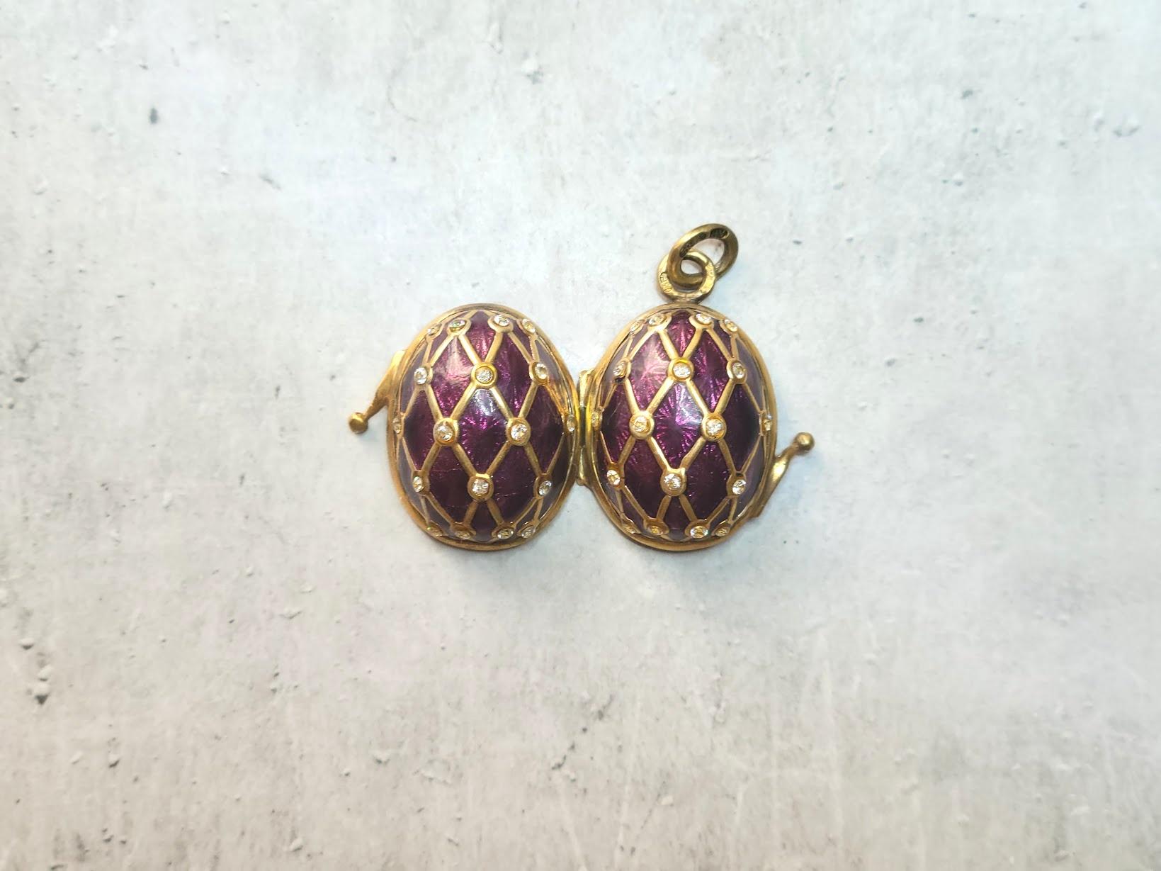 Pendentif en forme d'œuf en émail guilloché doré, maître d'œuvre August Holmström en vente 5