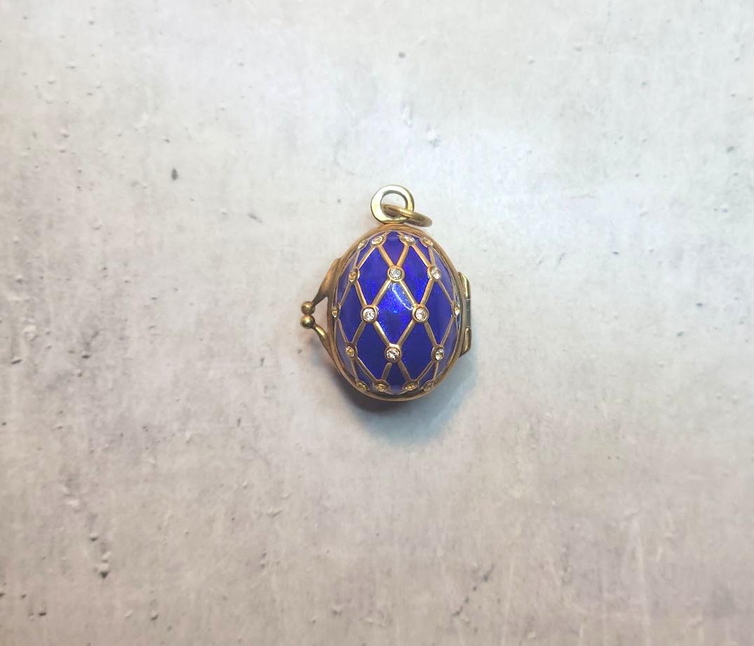 Women's or Men's Imperial Guilloche Enamel Gilt Egg Locket Pendant, Workmaster Feodor Afanasiev