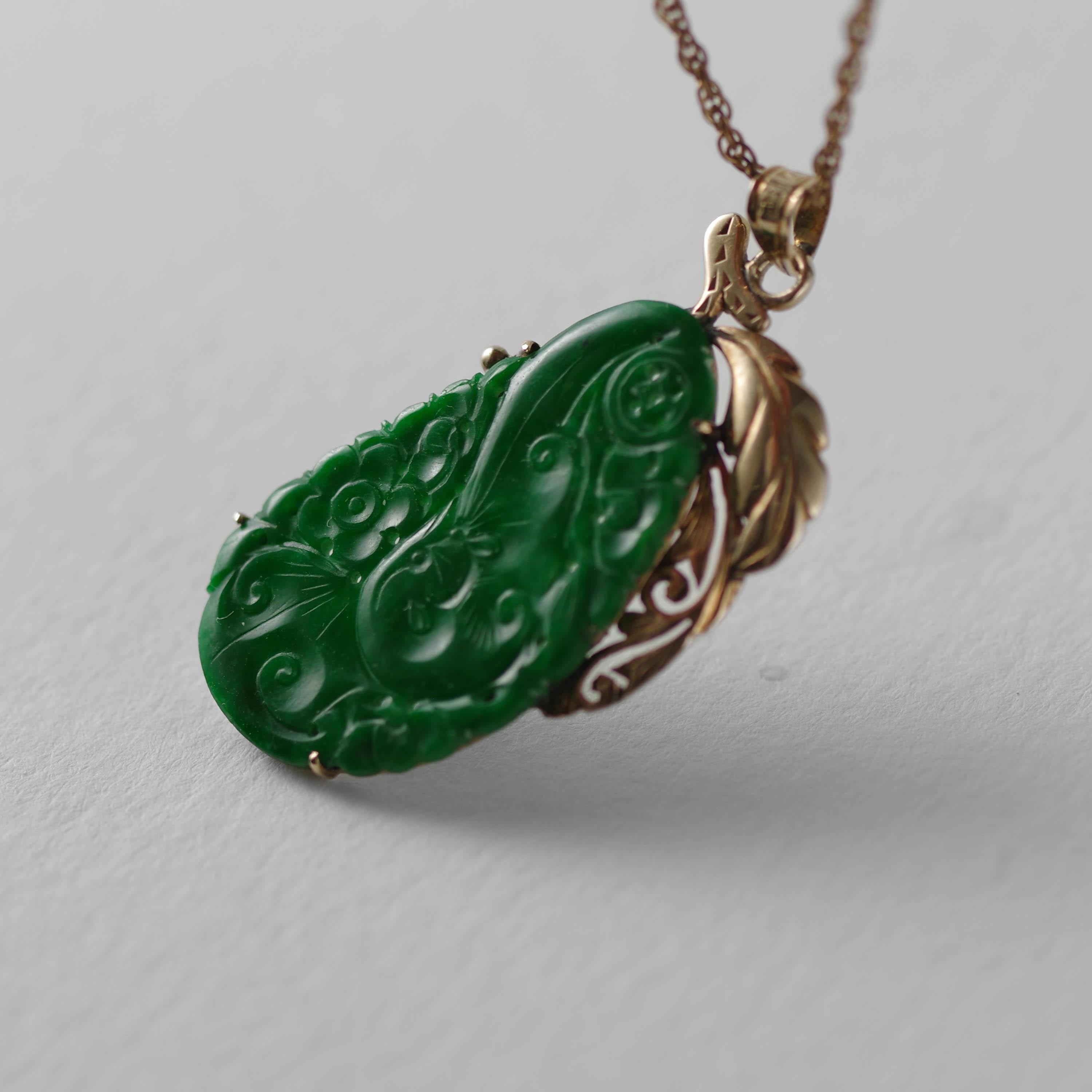 Jade Pendant, Vivid Green, Impeccable Carving, Certified Untreated Chromium Jade In Excellent Condition For Sale In Southbury, CT