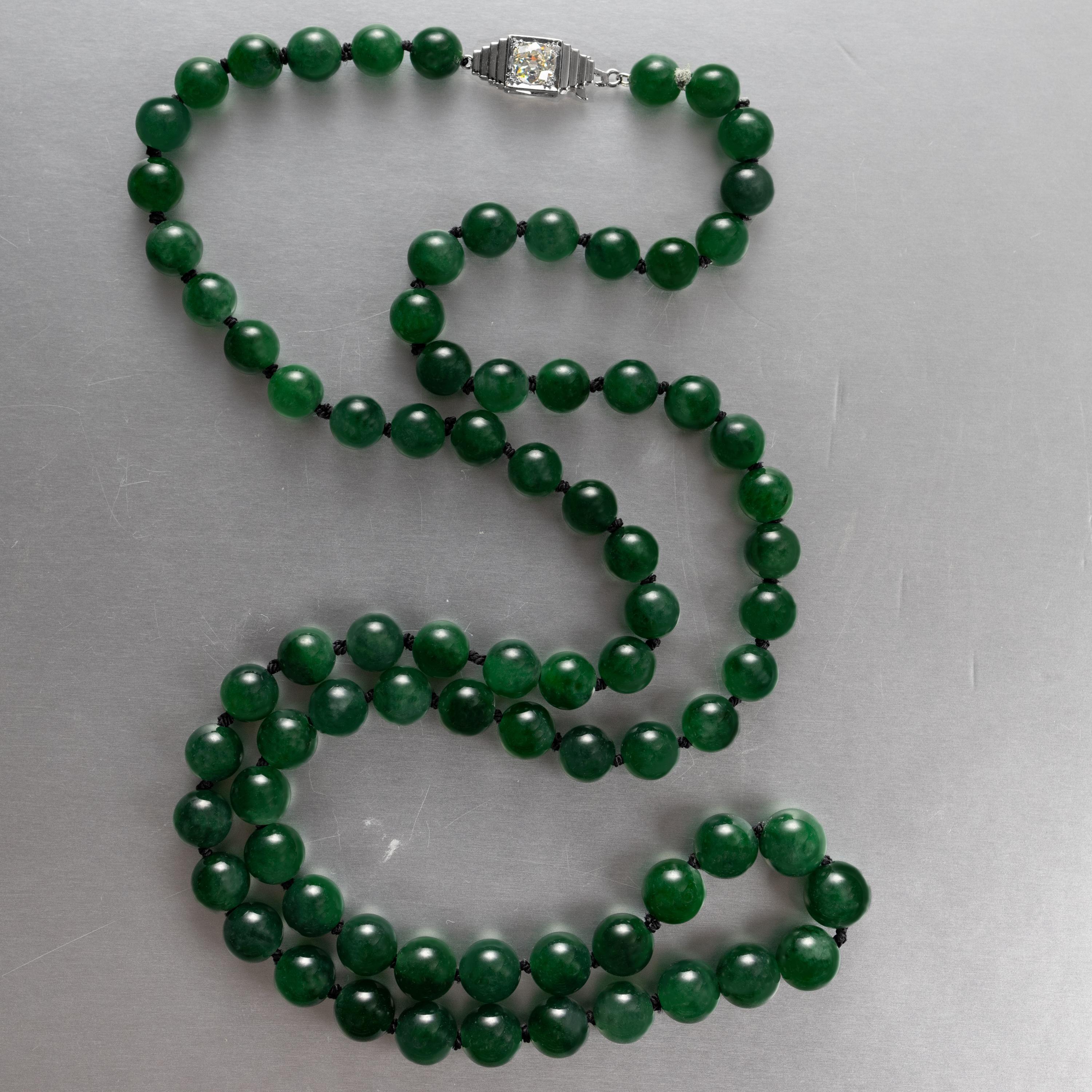 Fine Jade Necklace Certified Untreated In New Condition In Southbury, CT