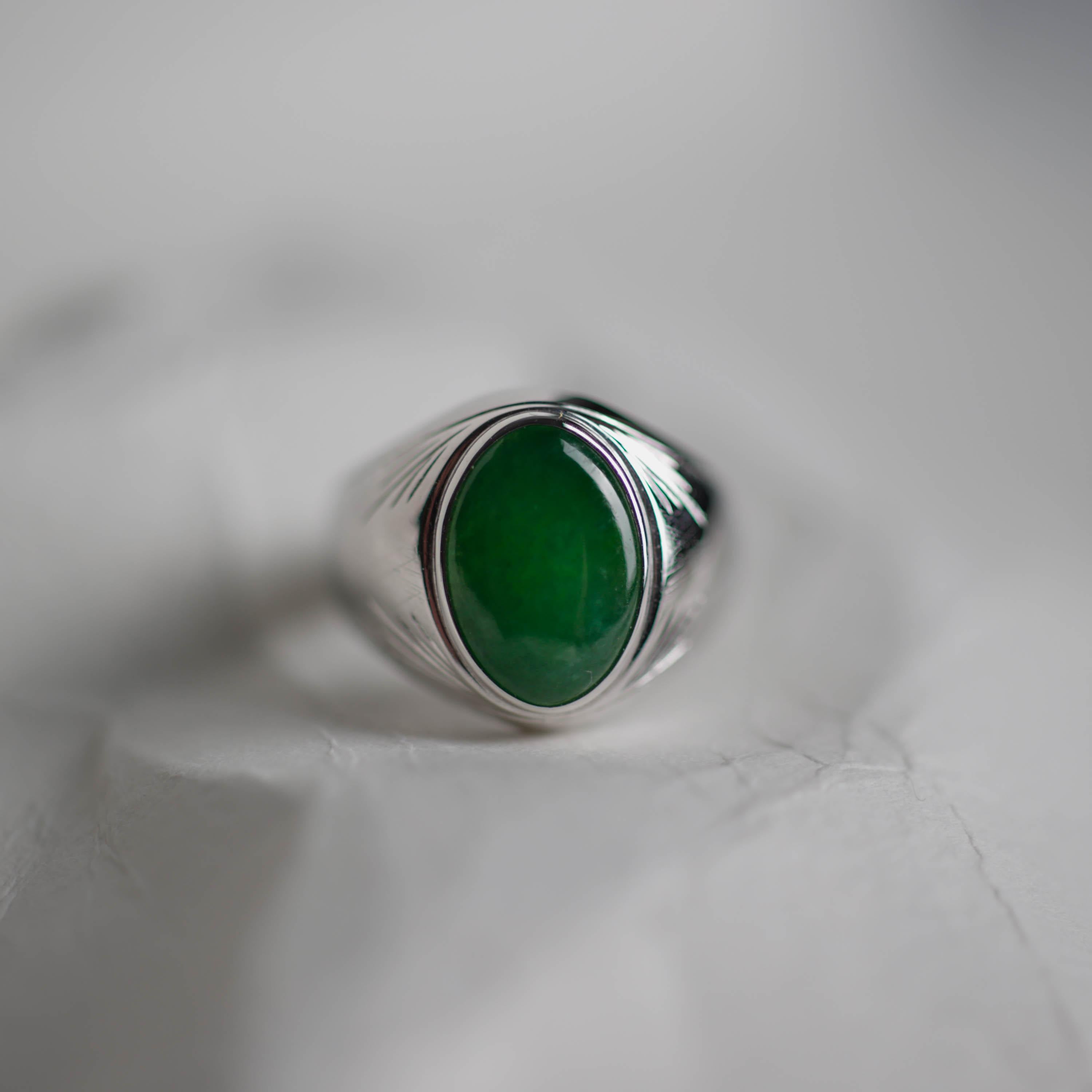 Imperial Jade Men's Ring Midcentury Certified Untreated Jadeite Size 8 For Sale 4
