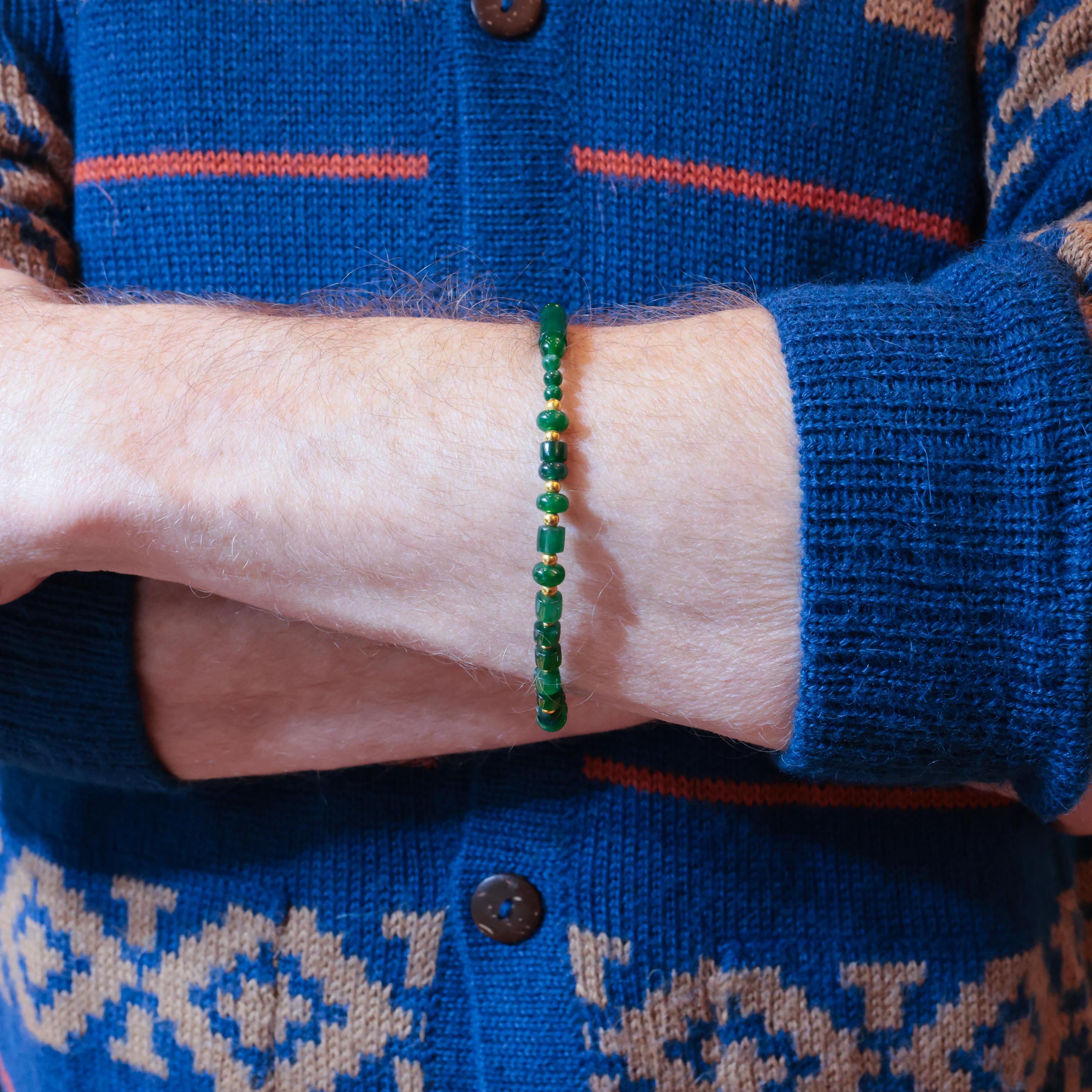 Imperial Jadeite Jade Beaded Bracelet In New Condition In Southbury, CT