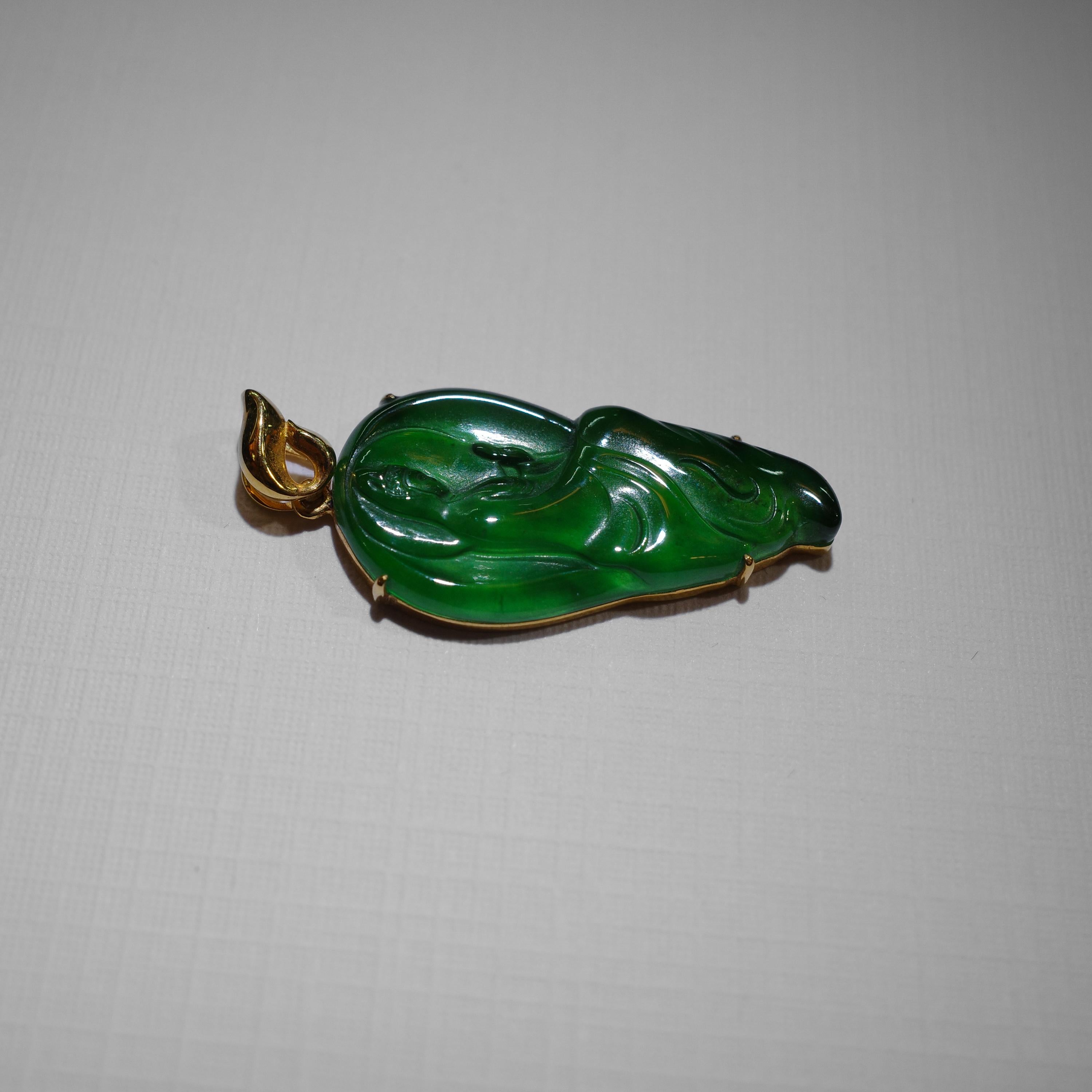 Imperial Jadeite Jade Carved Pendant Guatemalan Jadeite In New Condition In Southbury, CT