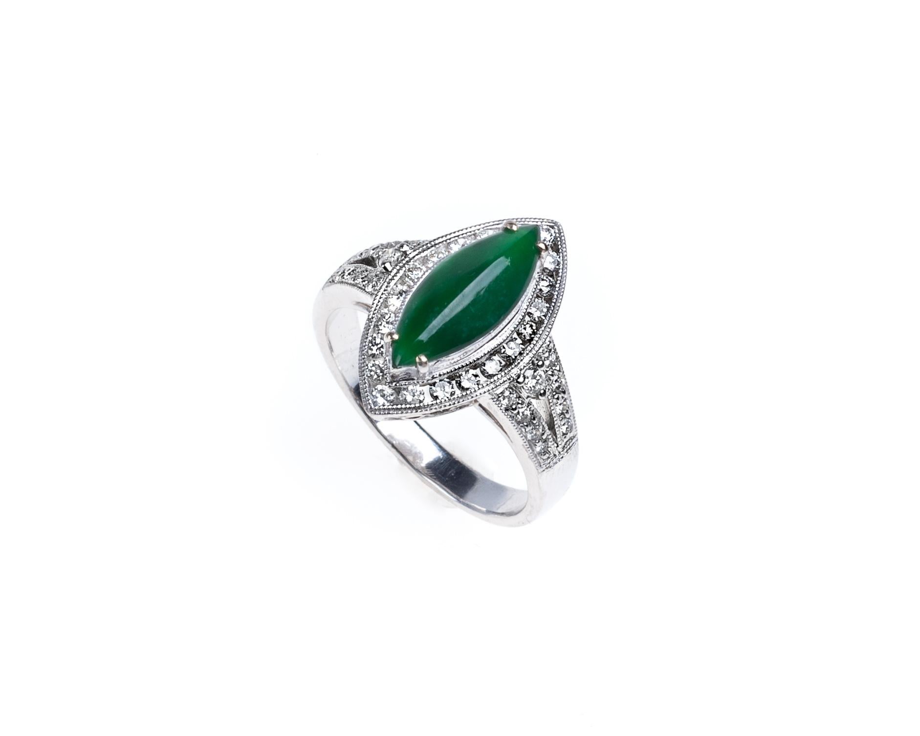 Imperialer Jadeit Jade Marquise und Diamant-Ring, zertifiziert unbehandelt (Zeitgenössisch) im Angebot