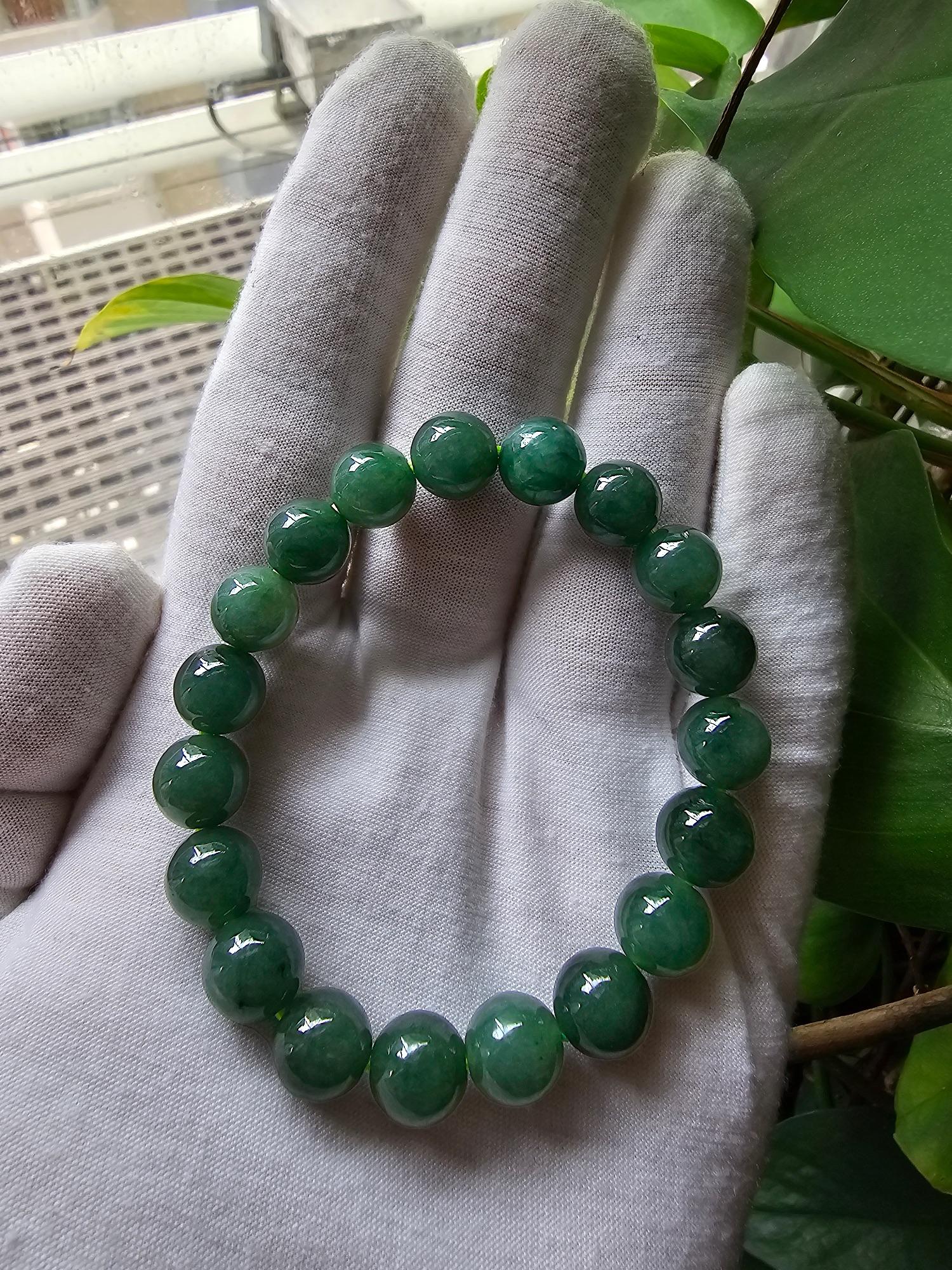 Imperial Japanese Green Burmese A-Jadeite Beaded Bracelet (MADE IN JAPAN) 10.5mm For Sale 2