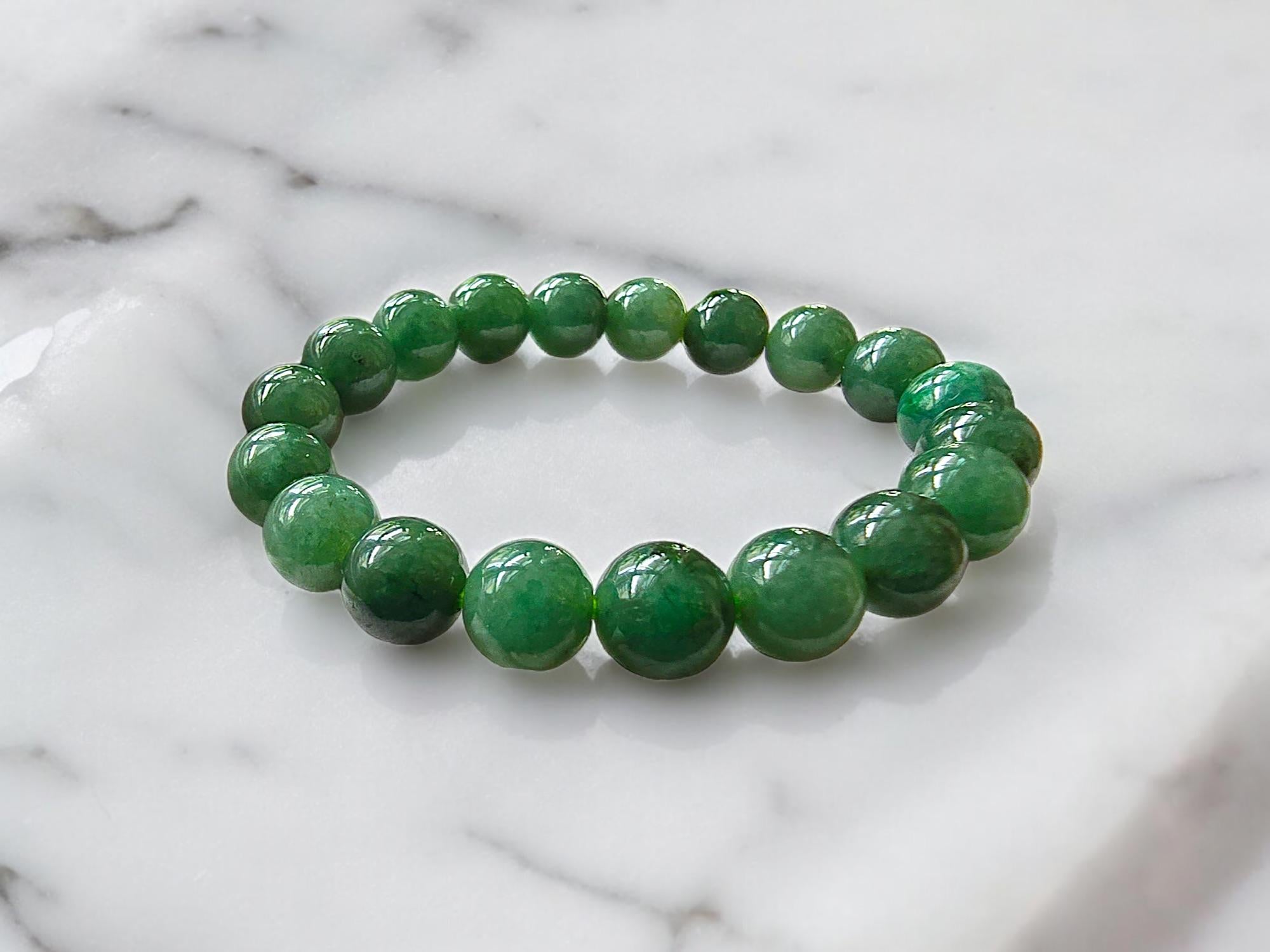 Imperial Japanese Green Burmese A-Jadeite Beaded Bracelet (MADE IN JAPAN) 10.5mm For Sale 5