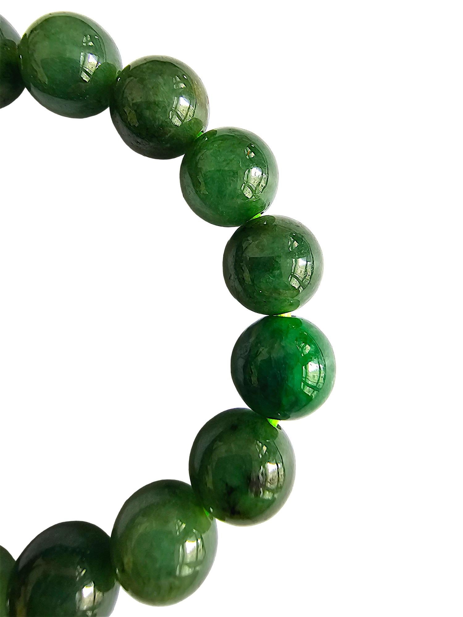 Imperial Japanese Green Burmese A-Jadeite Beaded Bracelet (MADE IN JAPAN) 10.5mm For Sale 7
