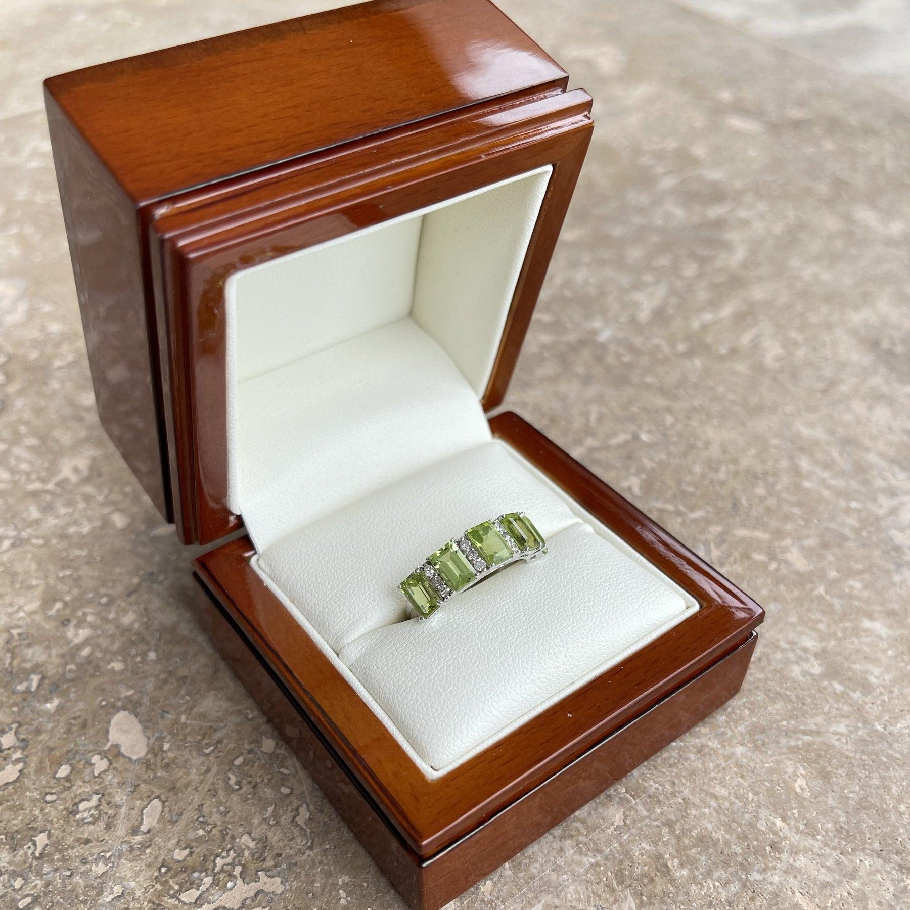 For Sale:  14ct White Gold 5 Stone Peridot and Diamond Ring 11