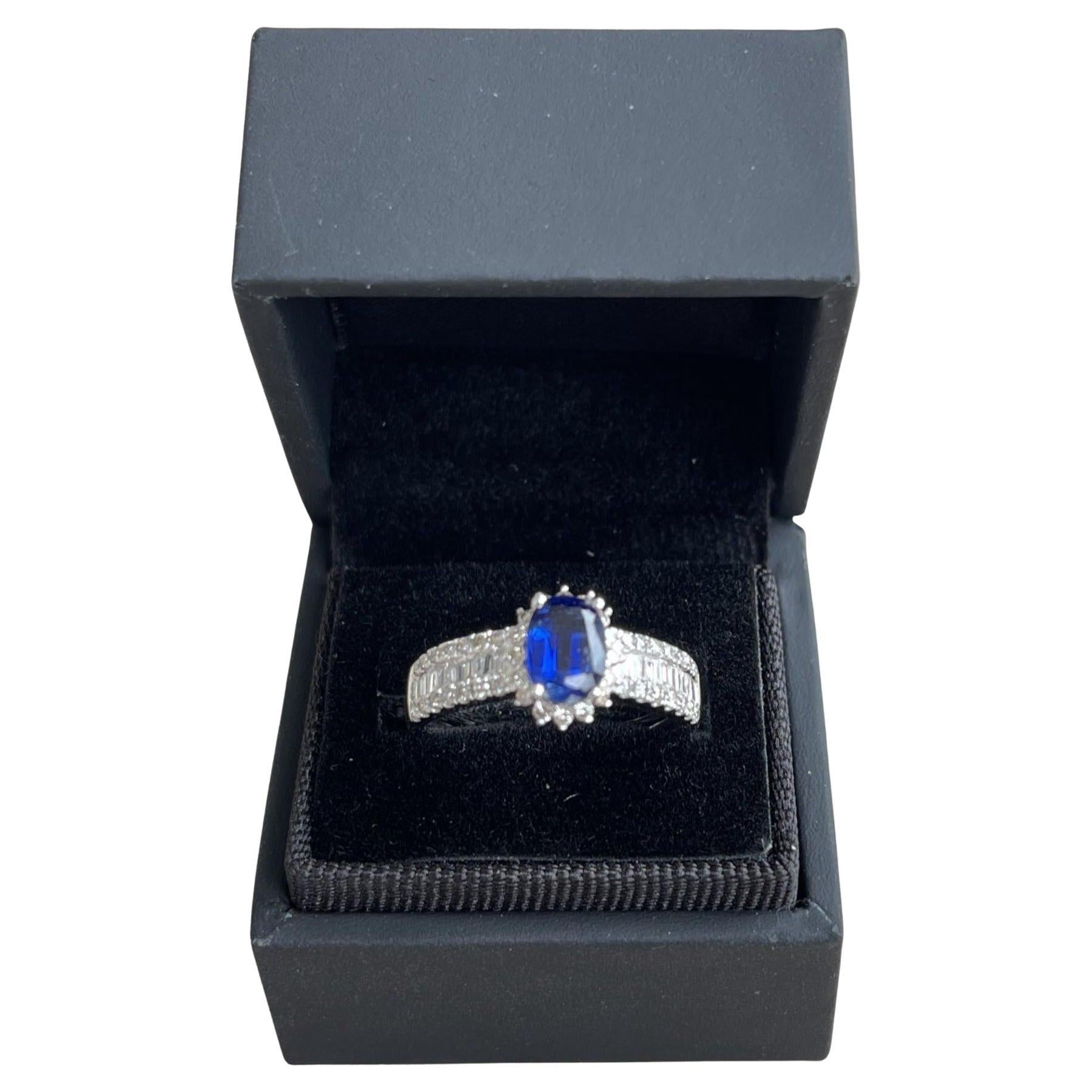 For Sale:  18ct White Gold 1.00ct Kyanite and Diamond Ring 2