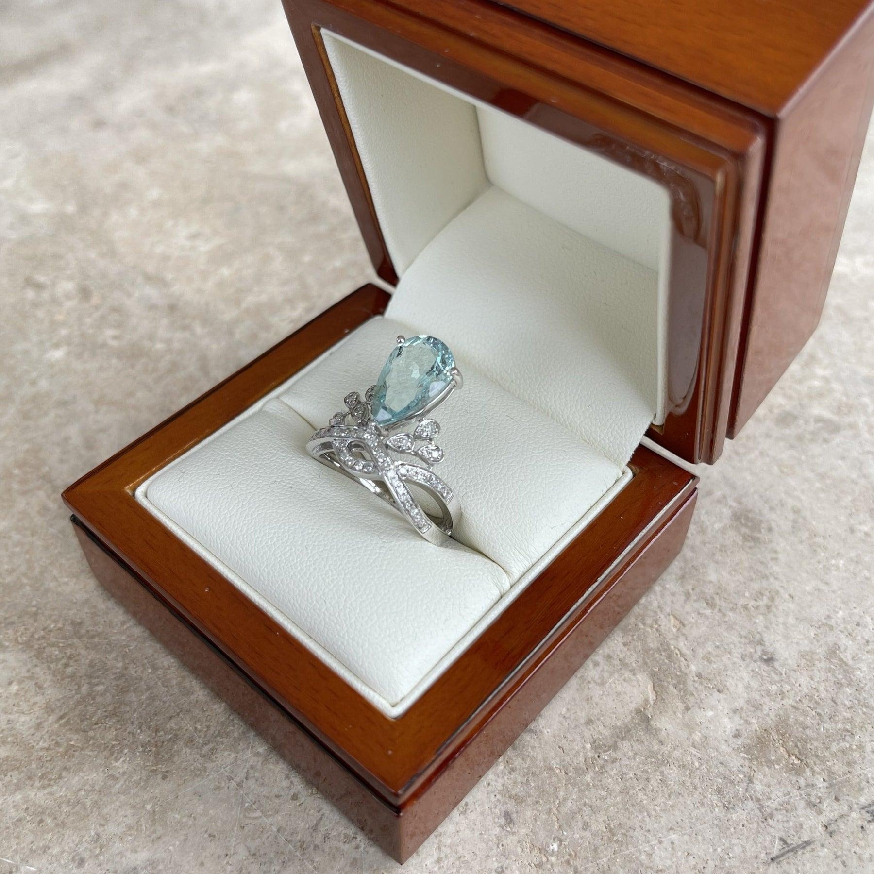 For Sale:  18ct White Gold Aquamarine and Diamond Ring 8