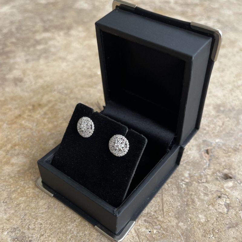 Contemporain Clous d'oreilles en or blanc 18 carats avec diamants, bijouterie impériale en vente
