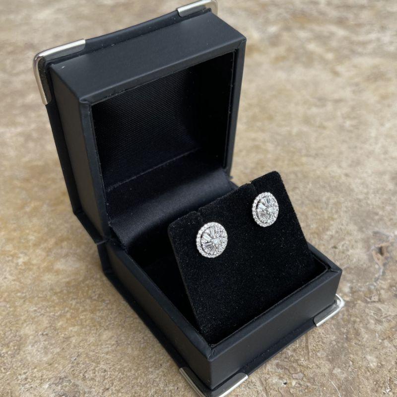 Taille navette Clous d'oreilles en or blanc 18 carats avec diamants, bijouterie impériale en vente