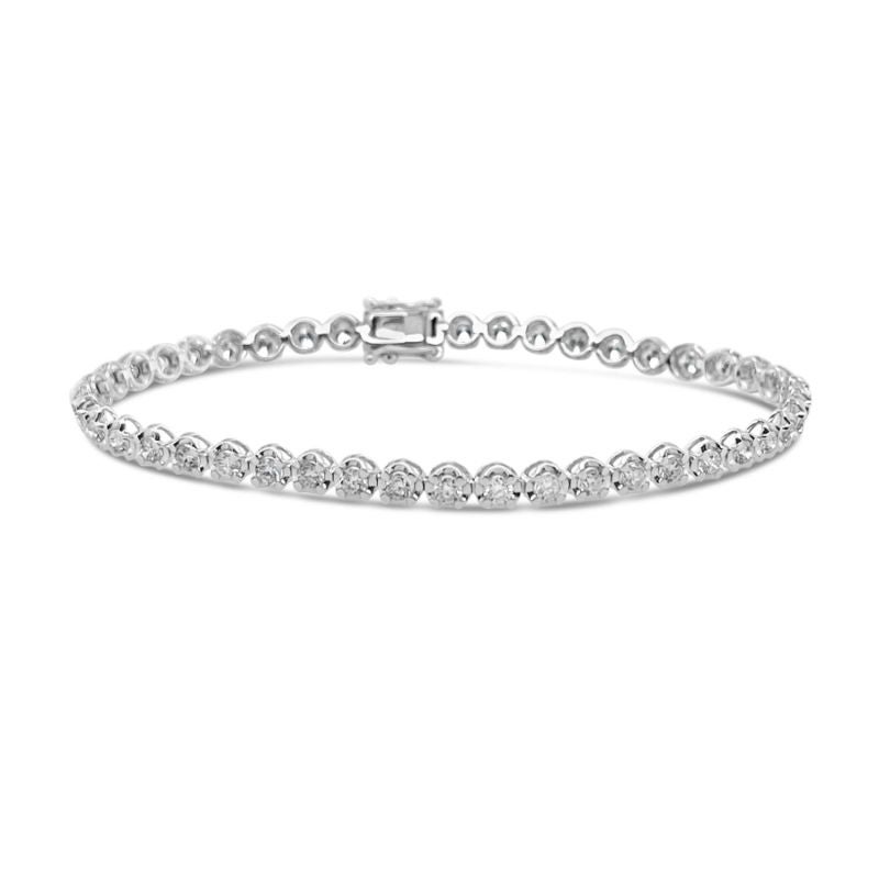 Diamond Tennis Bracelet, Featuring forty five claw set round brilliant cut diamonds, complemented by a stunning polished finish design. 

Diamond Weight: 2.60ct
Diamond Clarity/Colour: VS2-SI, H-I.
Dimensions: 2.4mm(dia) x 1.46mm (D-estimated)
Total