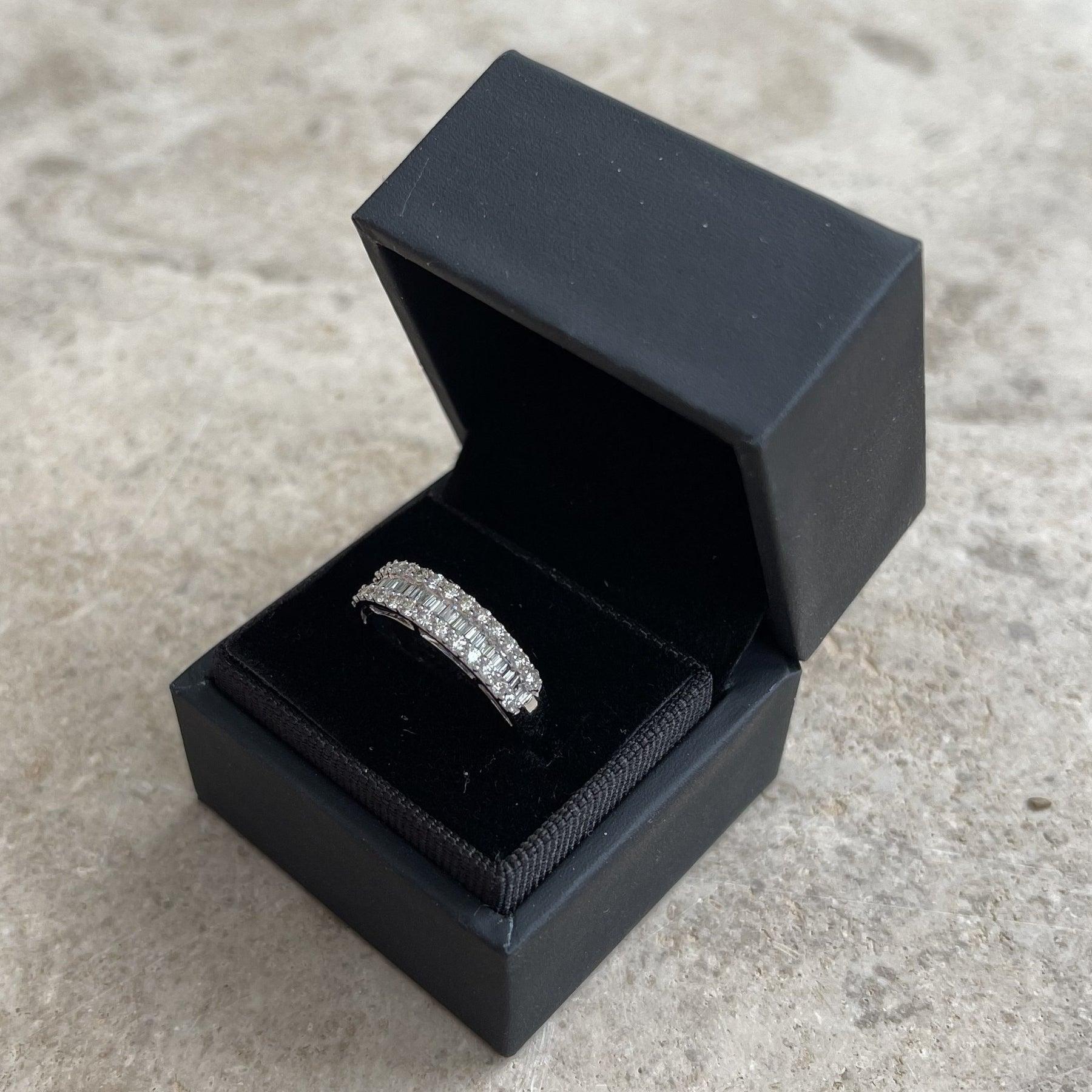 For Sale:  18ct White Gold Ring with 0.15ct and 0.32ct Diamonds 3