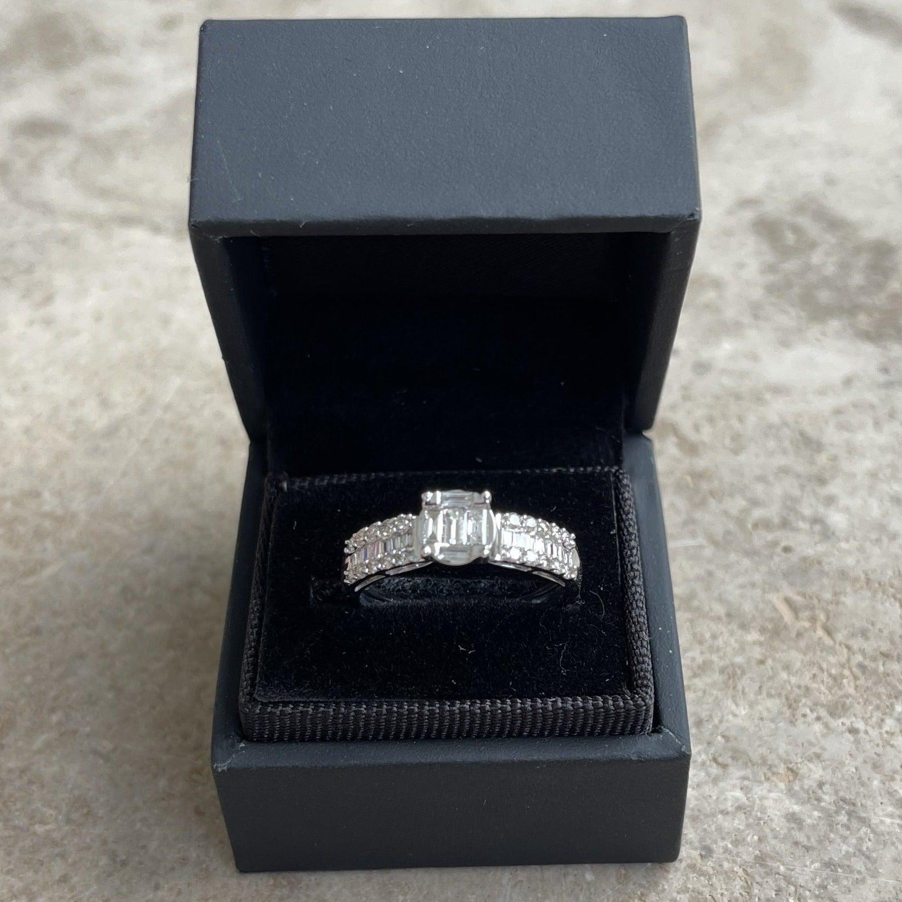For Sale:  18ct White Gold Ring with 0.20ct and 0.25ct Diamonds 3